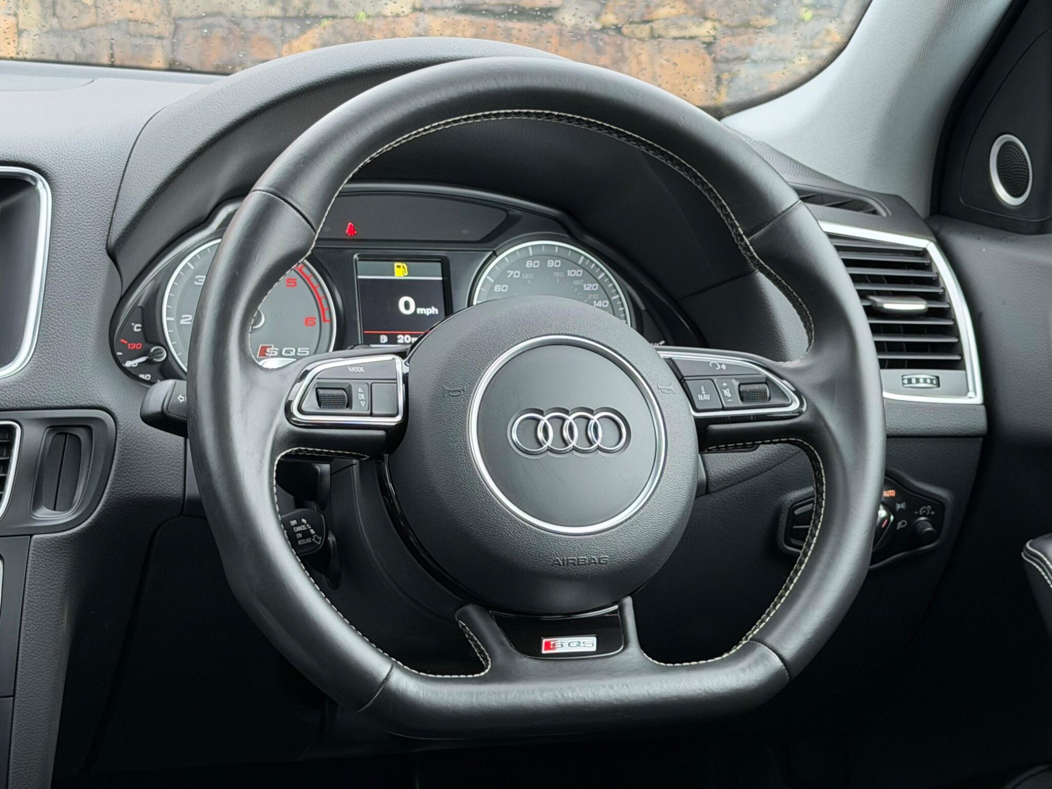 Audi SQ5 view 27