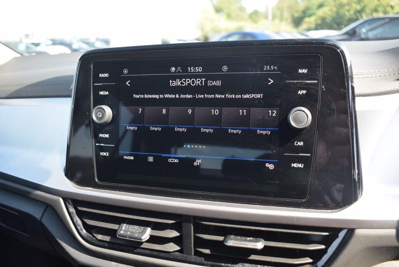 Volkswagen T-Roc view 20