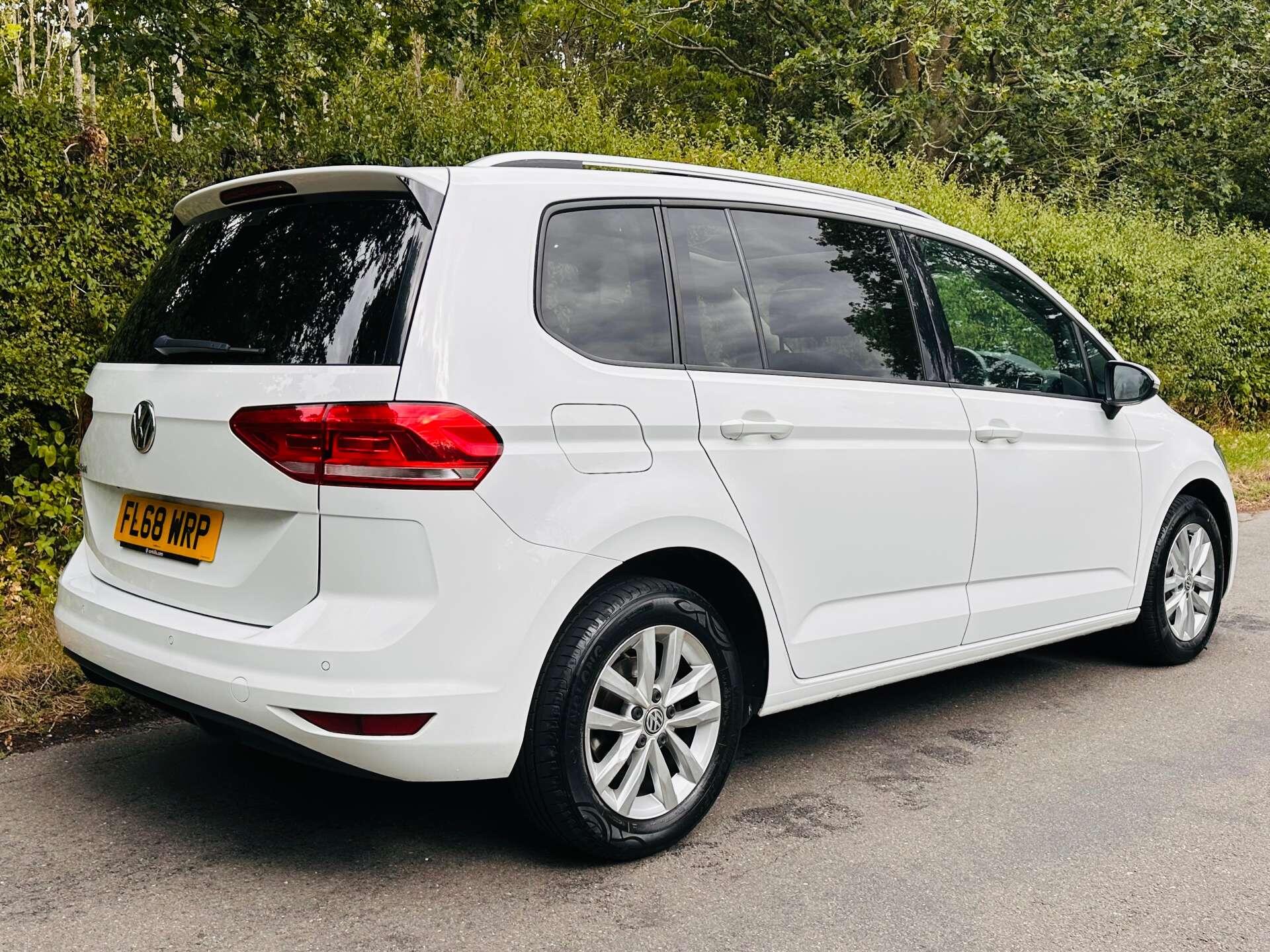Volkswagen Touran view 47