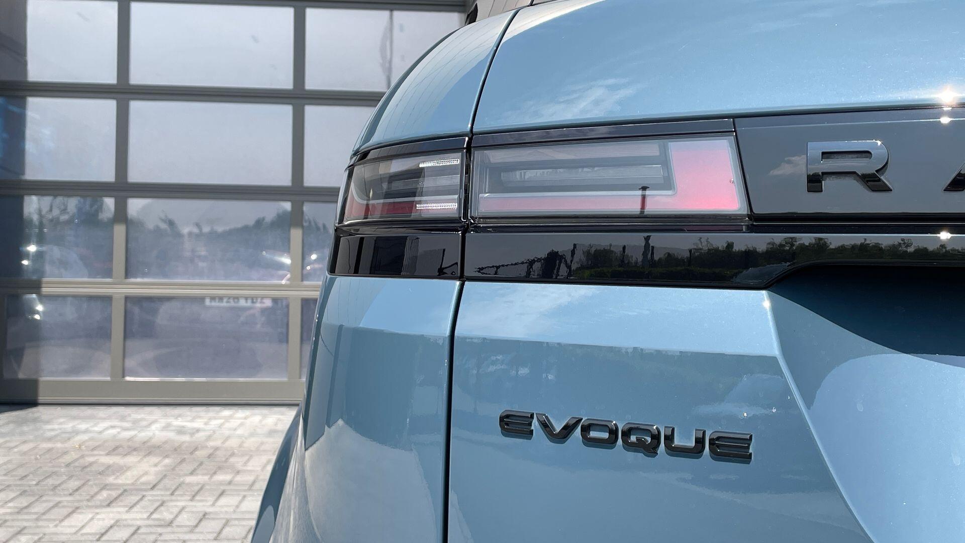Land Rover Range Rover Evoque view 26