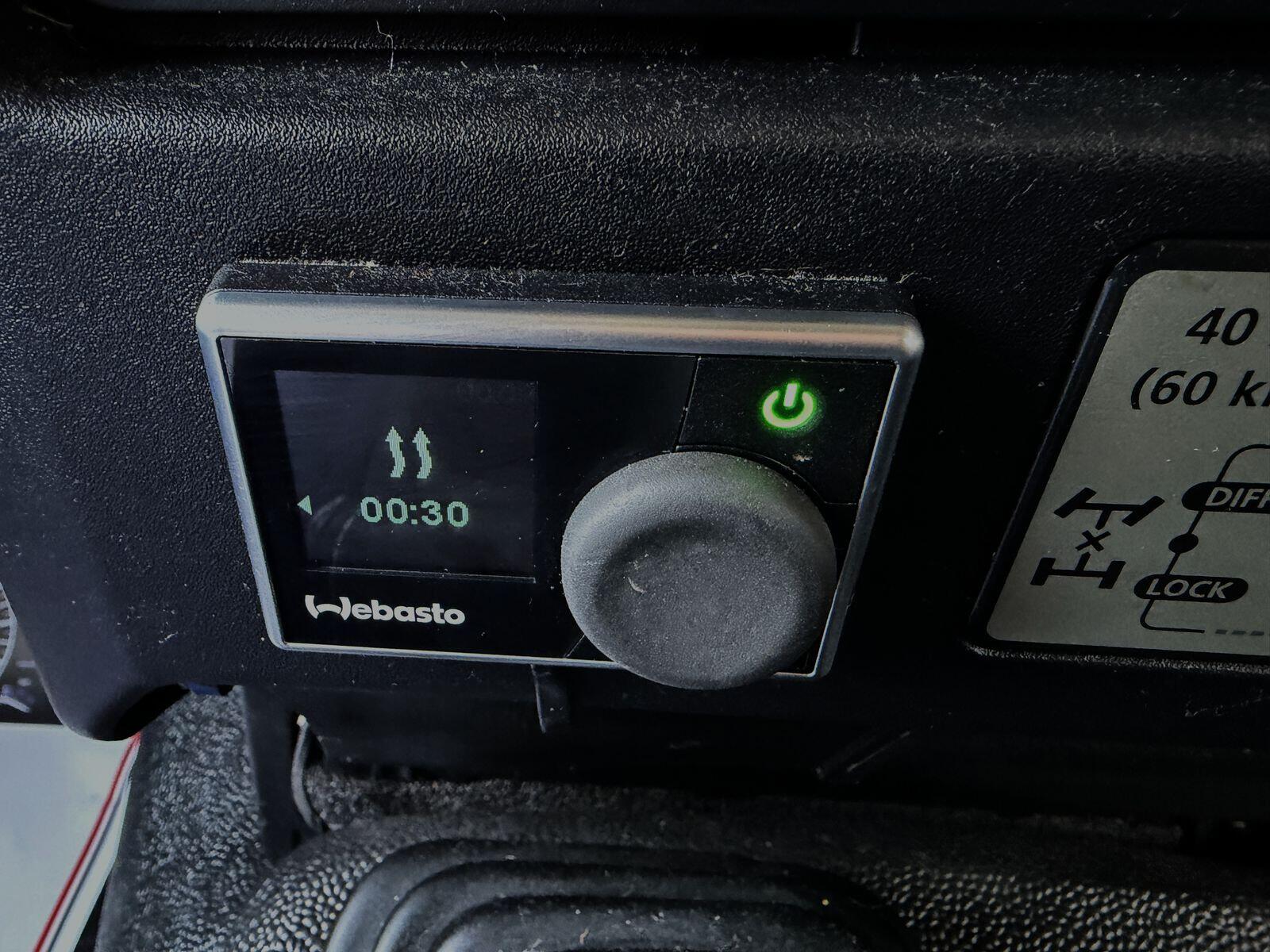 Land Rover Defender view 30