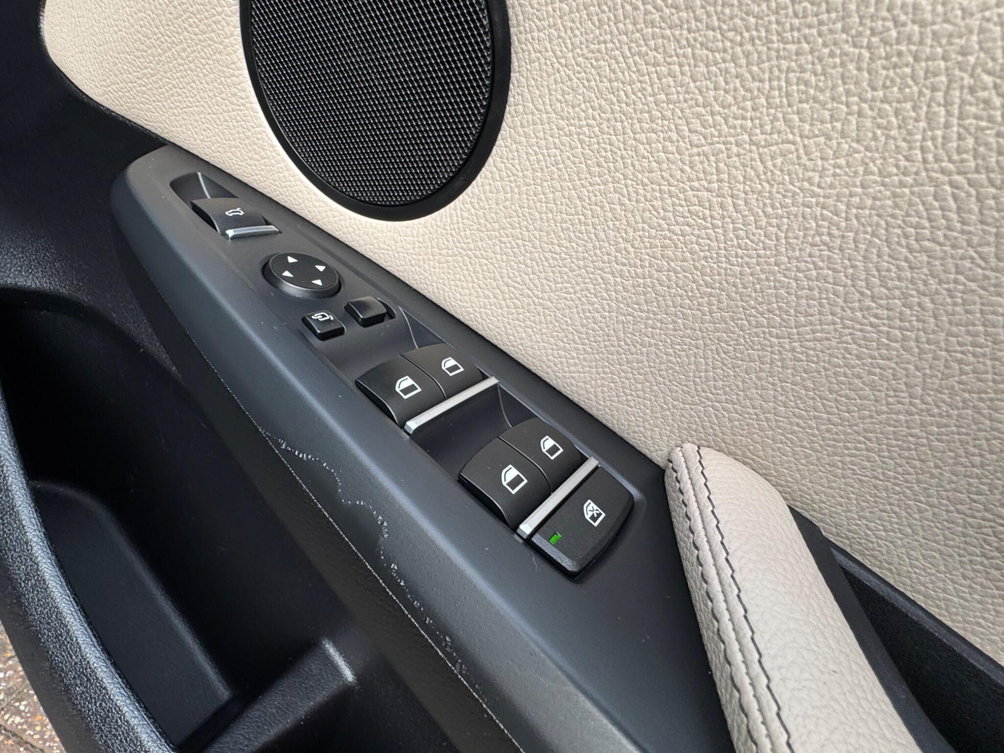 BMW X3 view 12