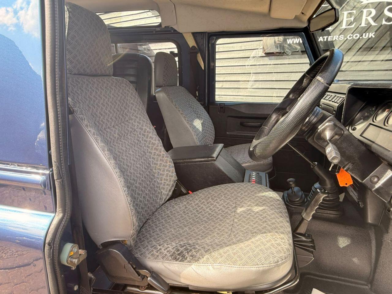 Land Rover Defender view 9