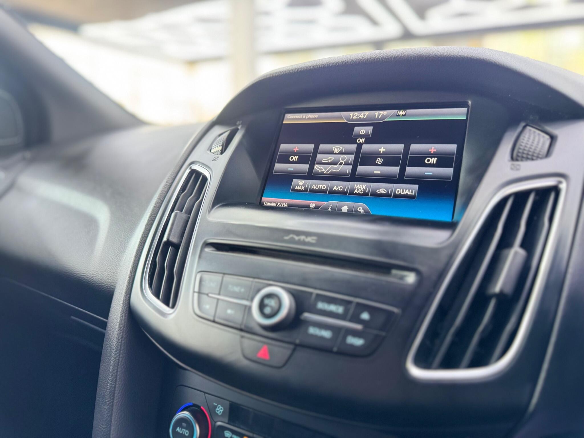 Ford Focus view 48