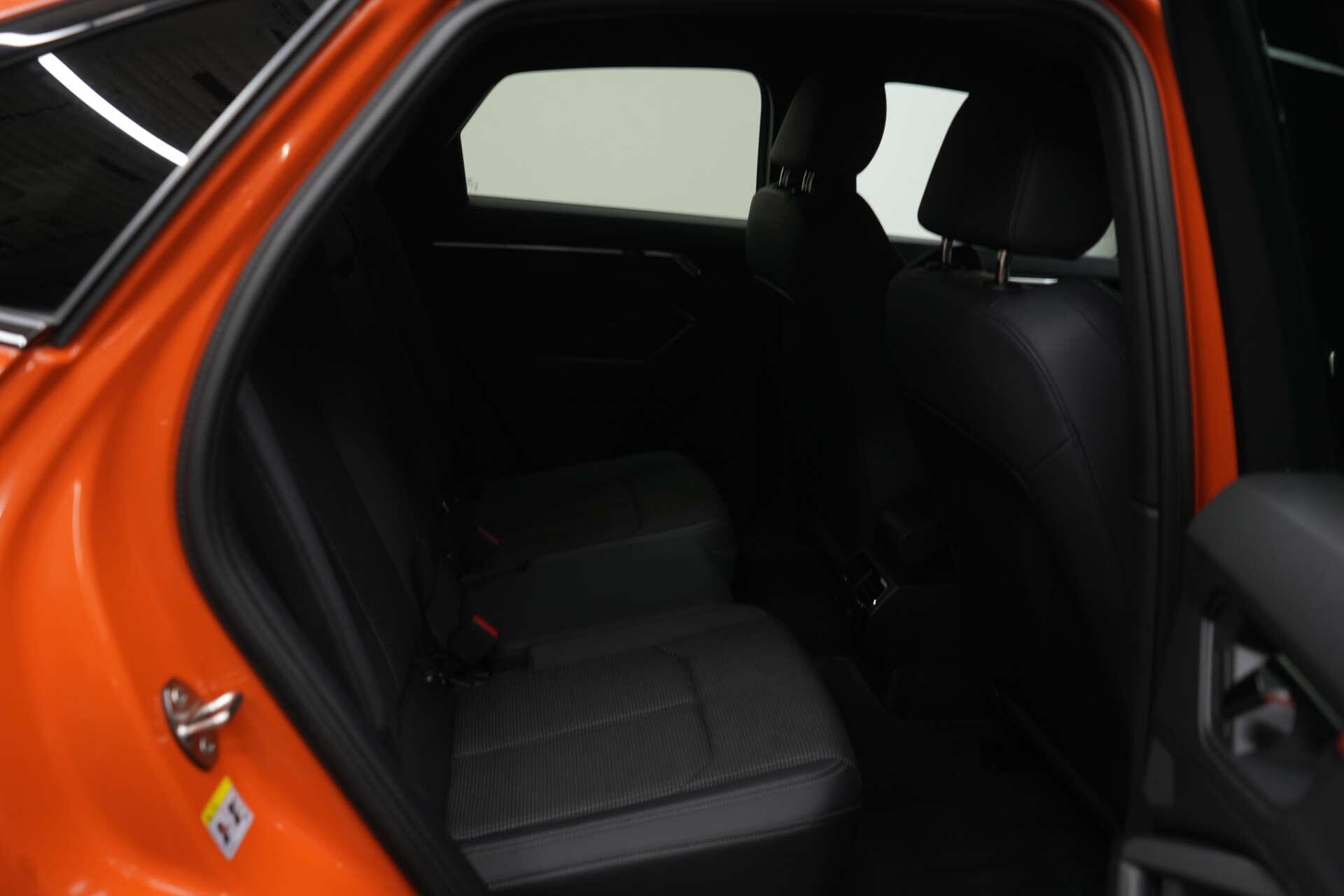 Audi Q3 view 22