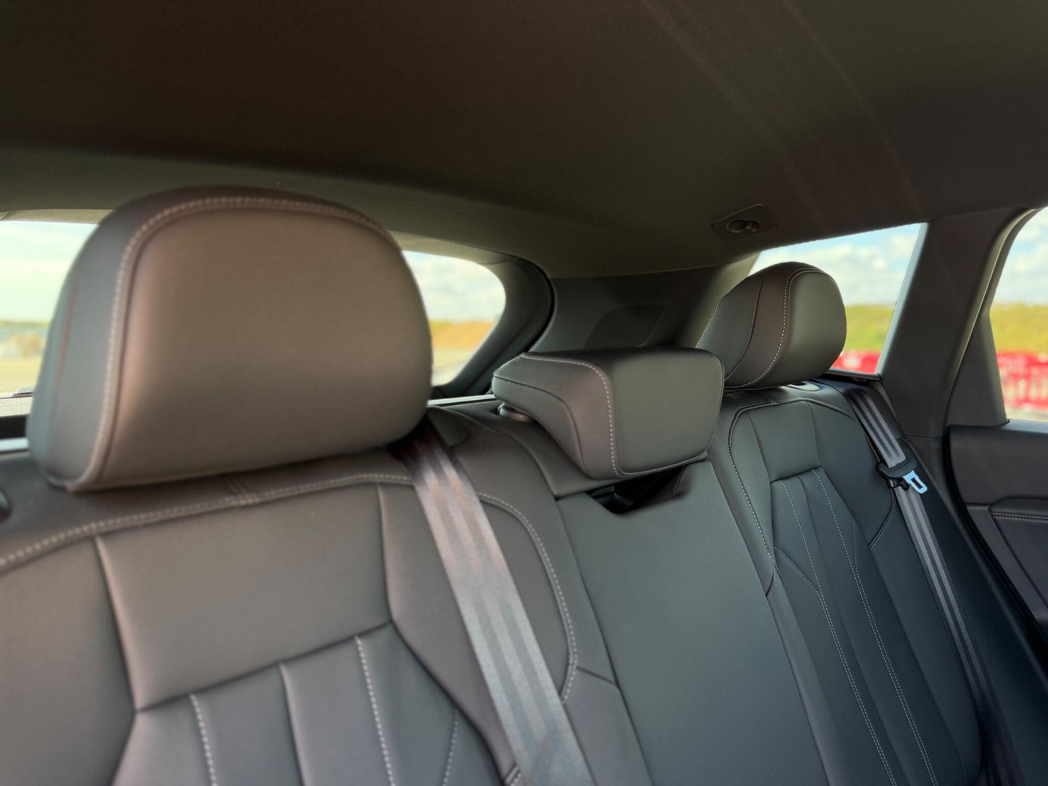 Audi E-Tron view 20