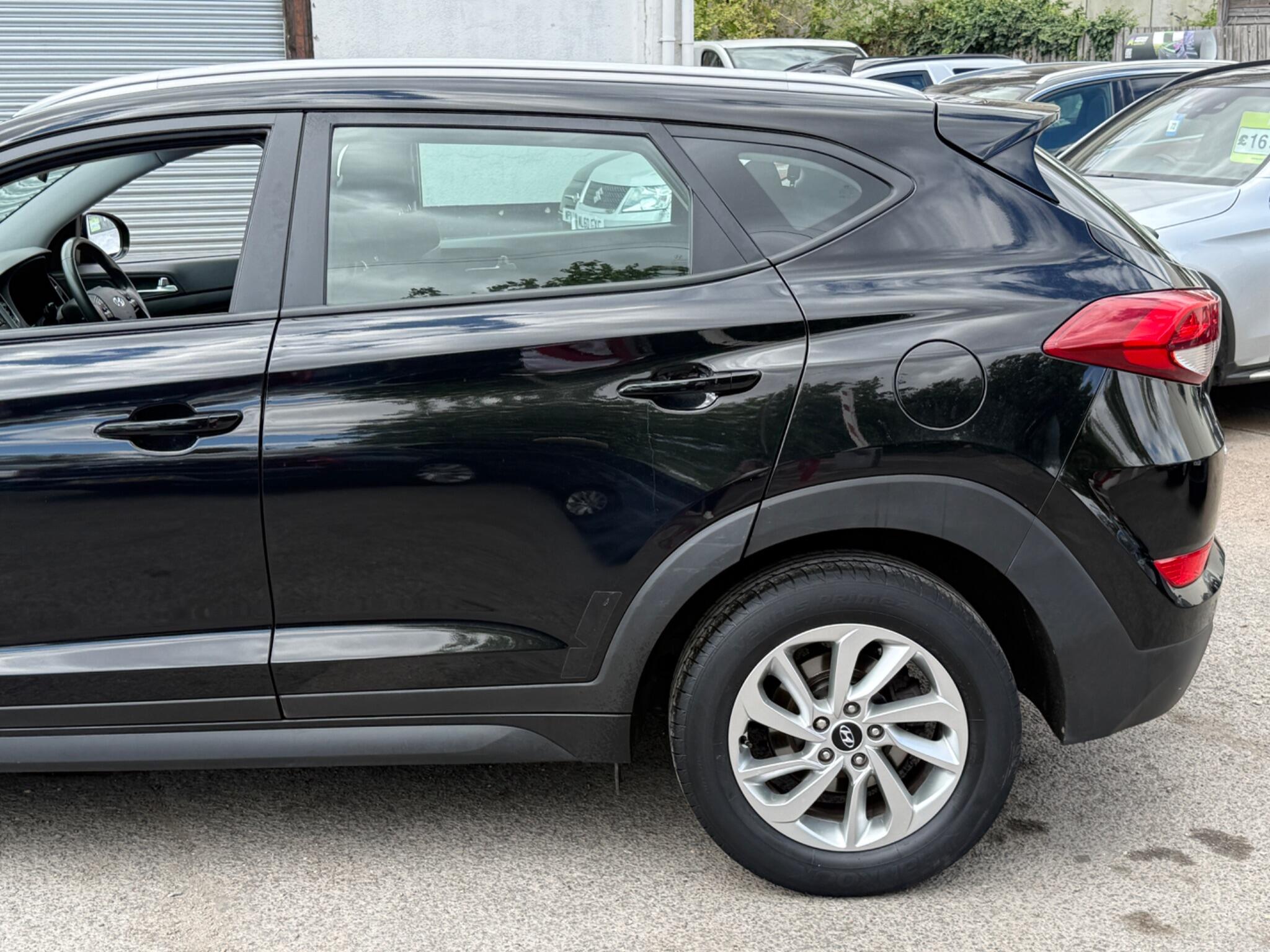 Hyundai TUCSON - Image 12