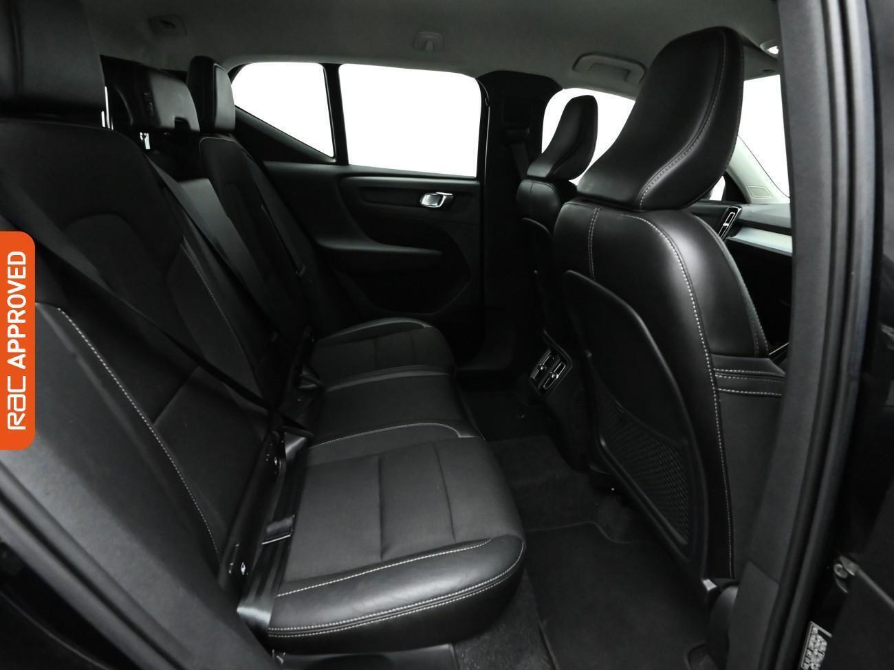 Volvo XC40 view 13