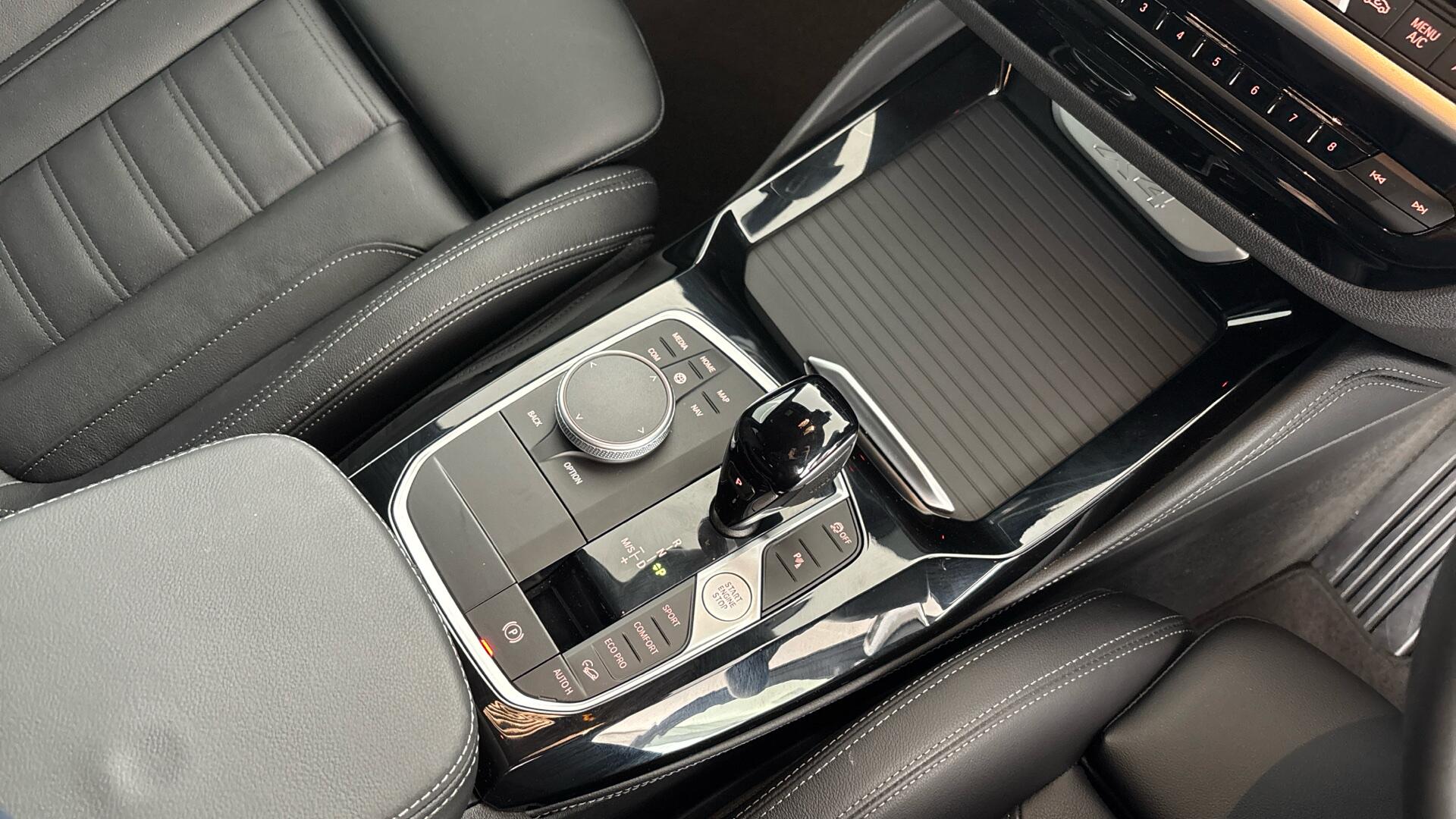 BMW X4 view 10