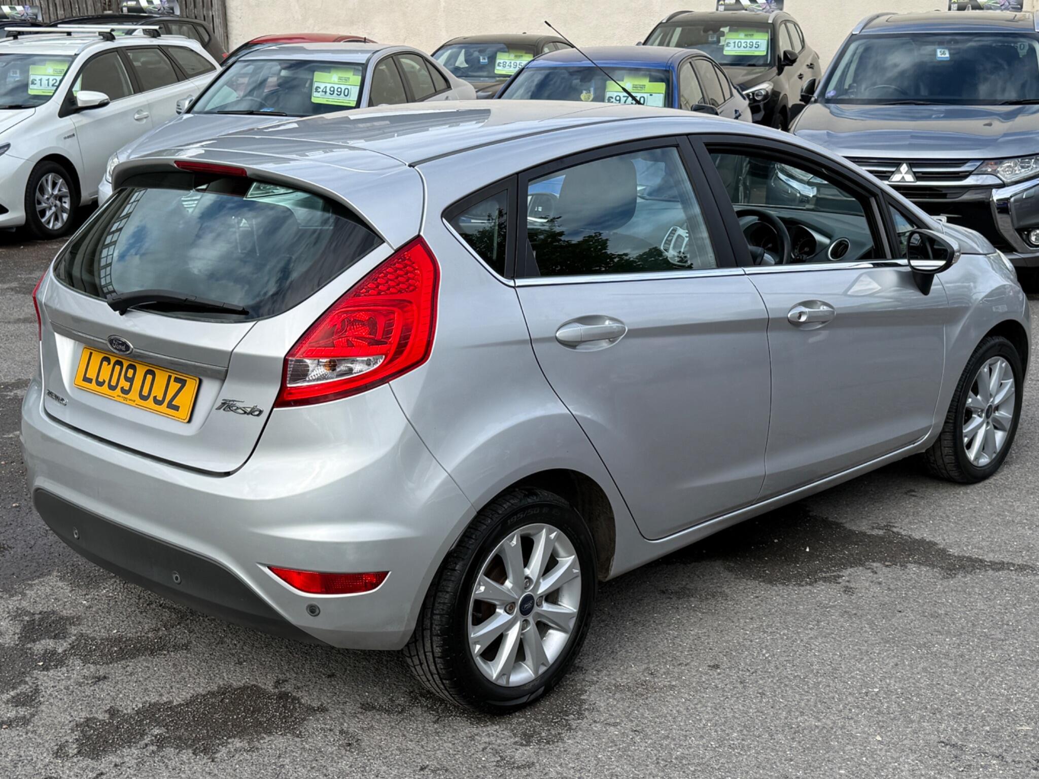 Ford Fiesta - Image 18