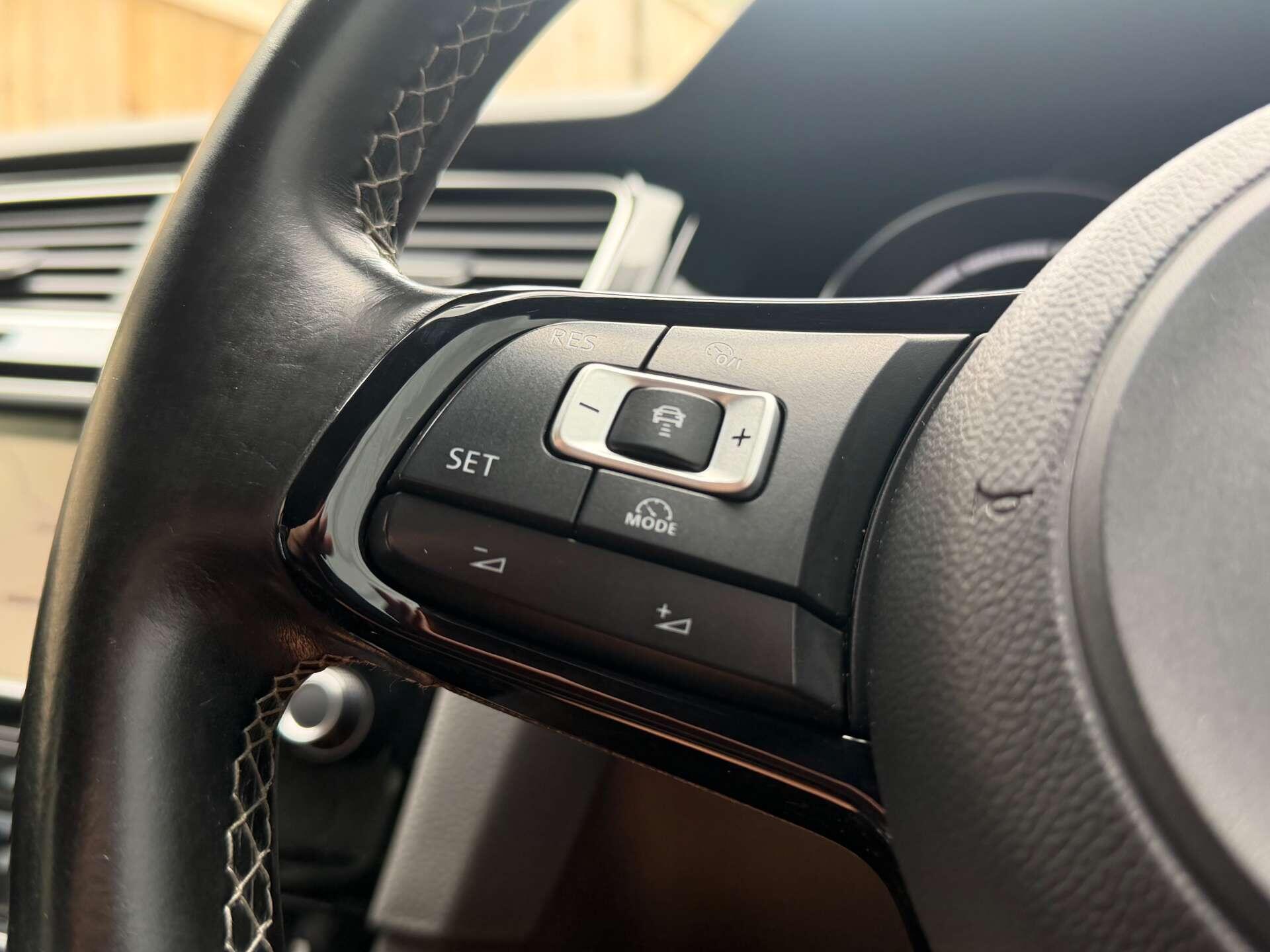 Volkswagen Golf view 20