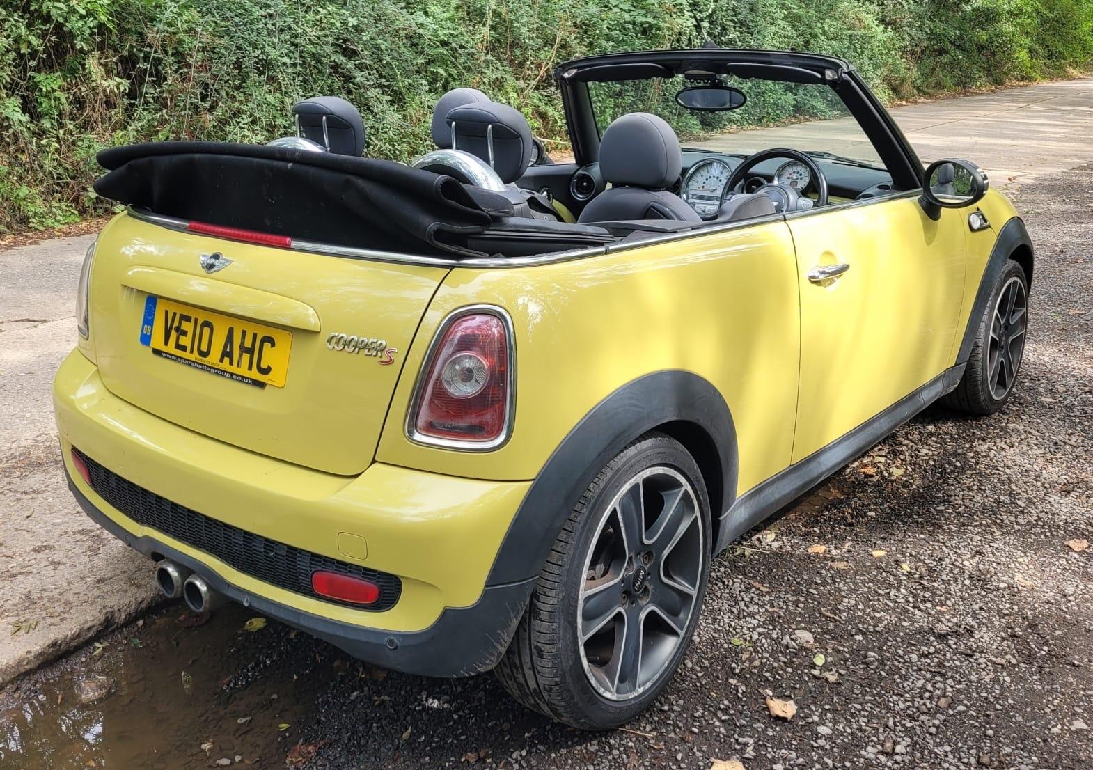 Mini Convertible view 11