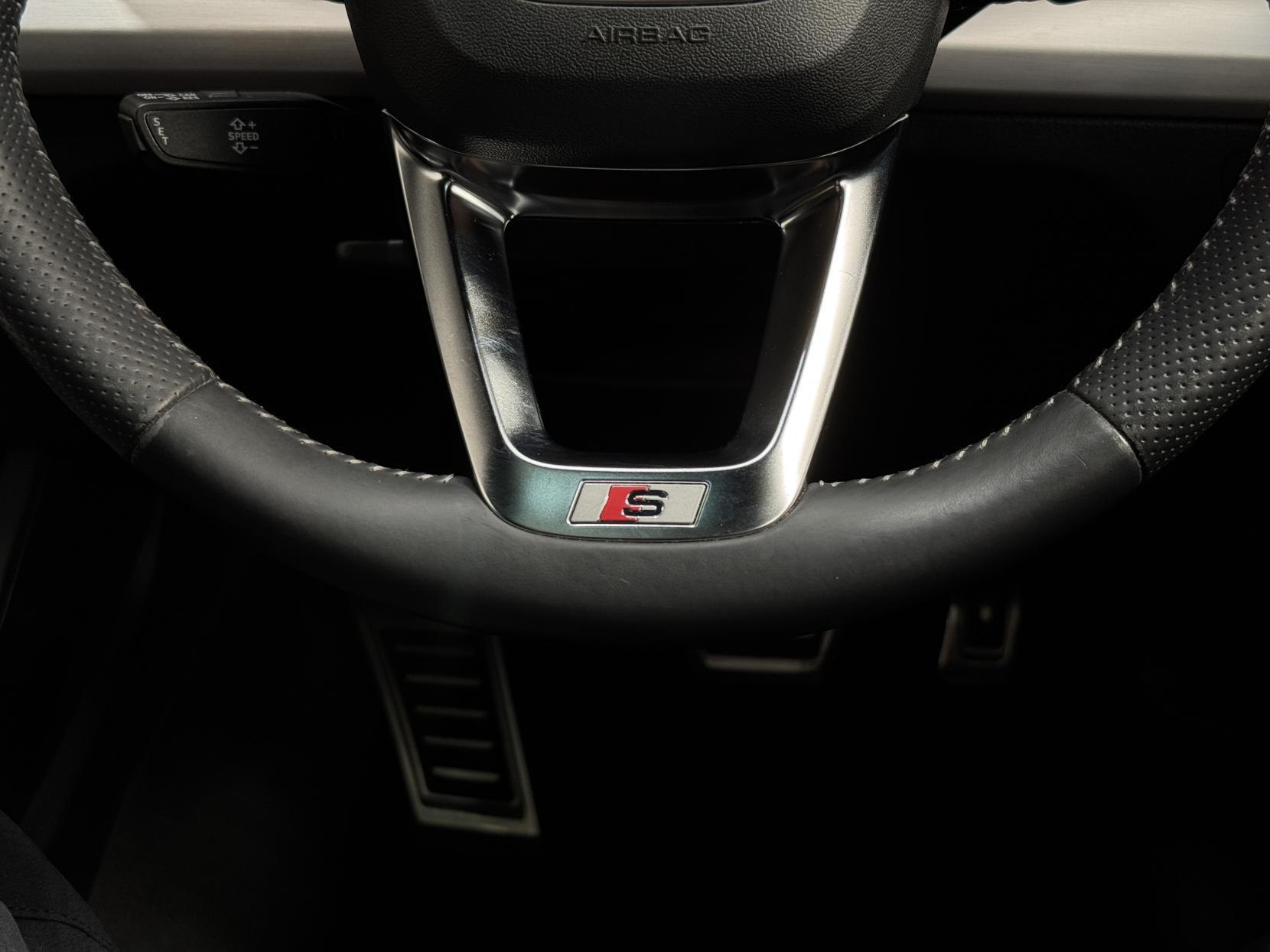Audi Q5 view 44