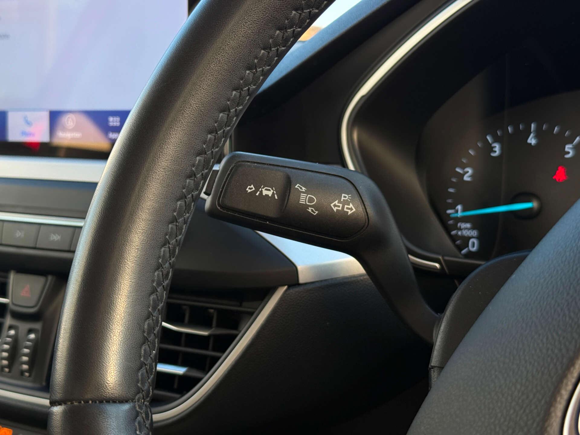 Ford Focus view 49
