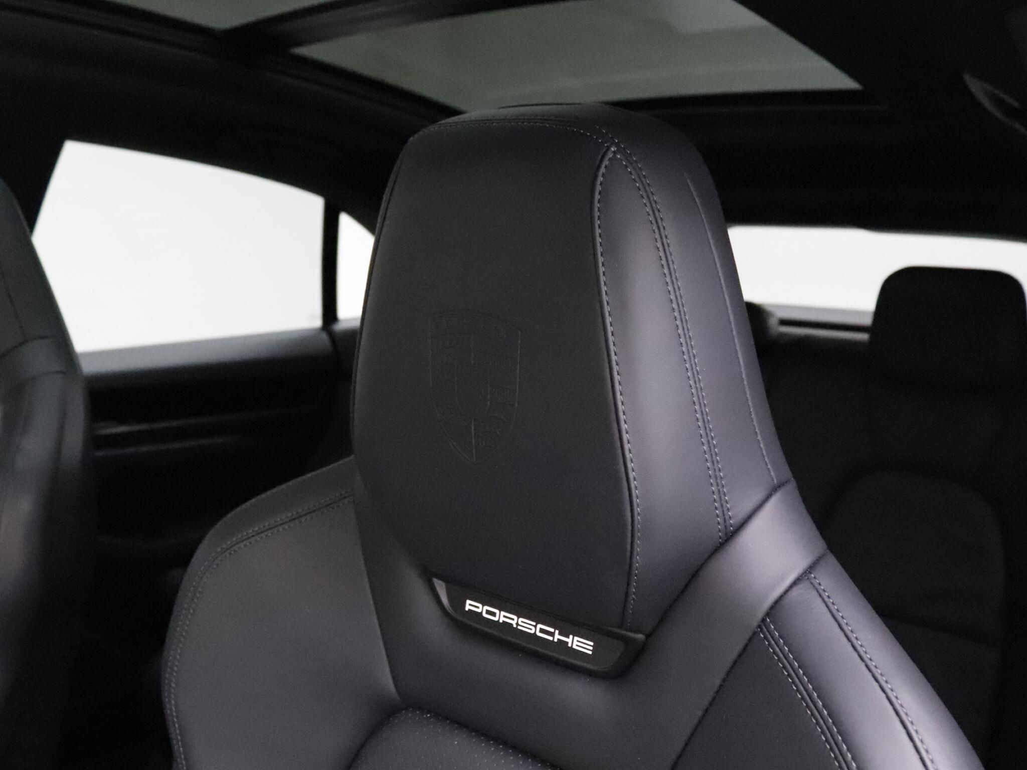 Porsche Macan view 15