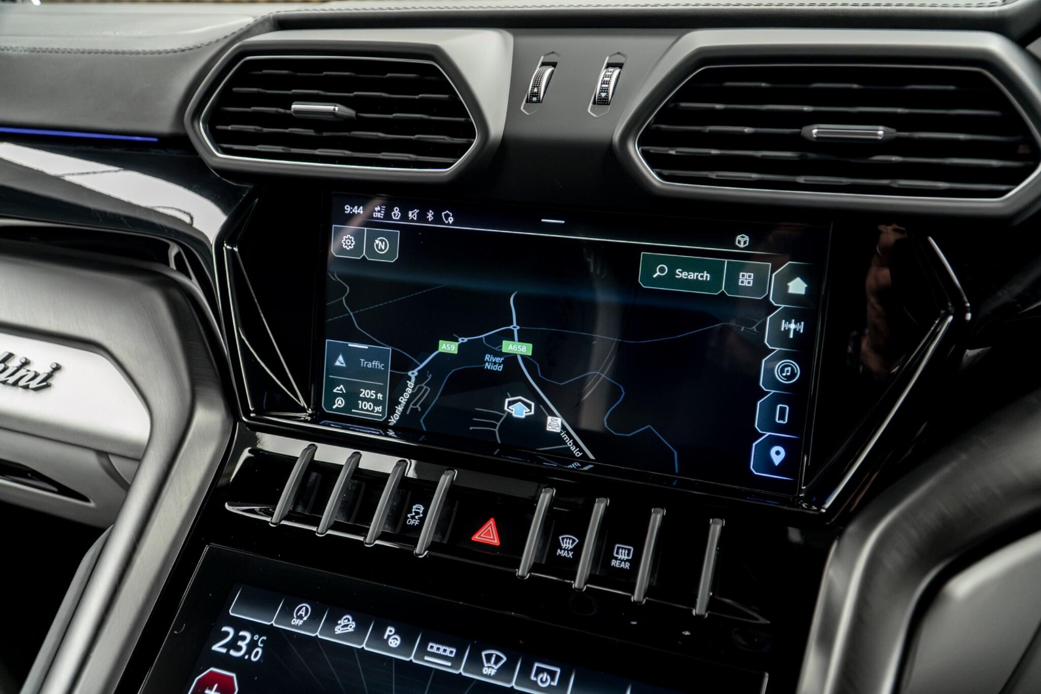 Lamborghini Urus view 24