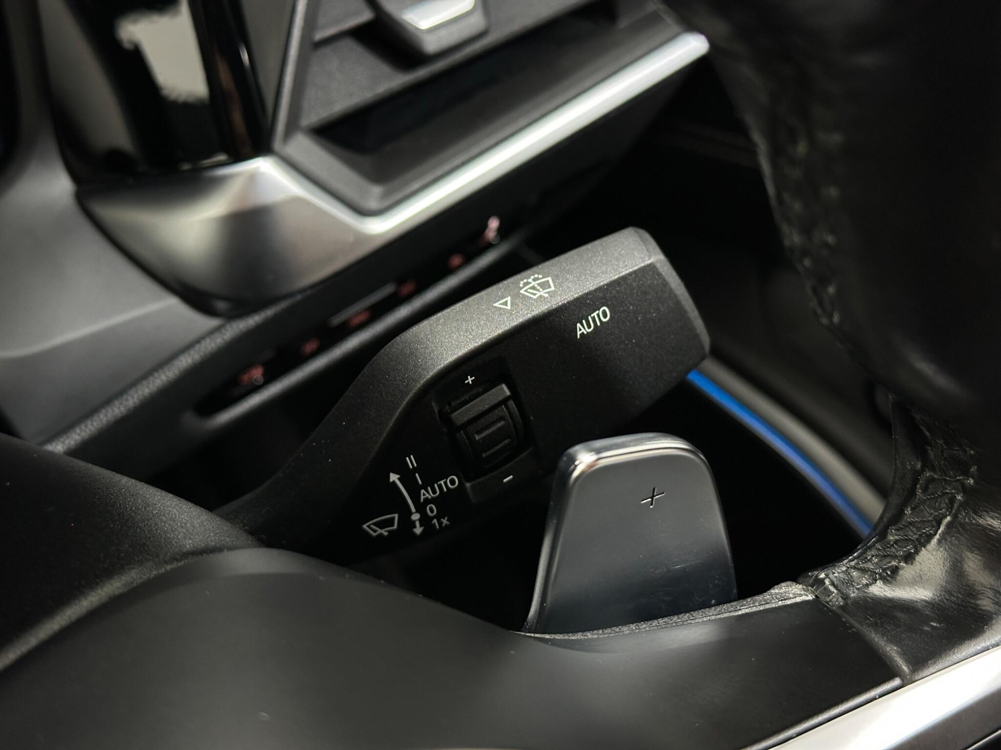 BMW 3 Series view 17