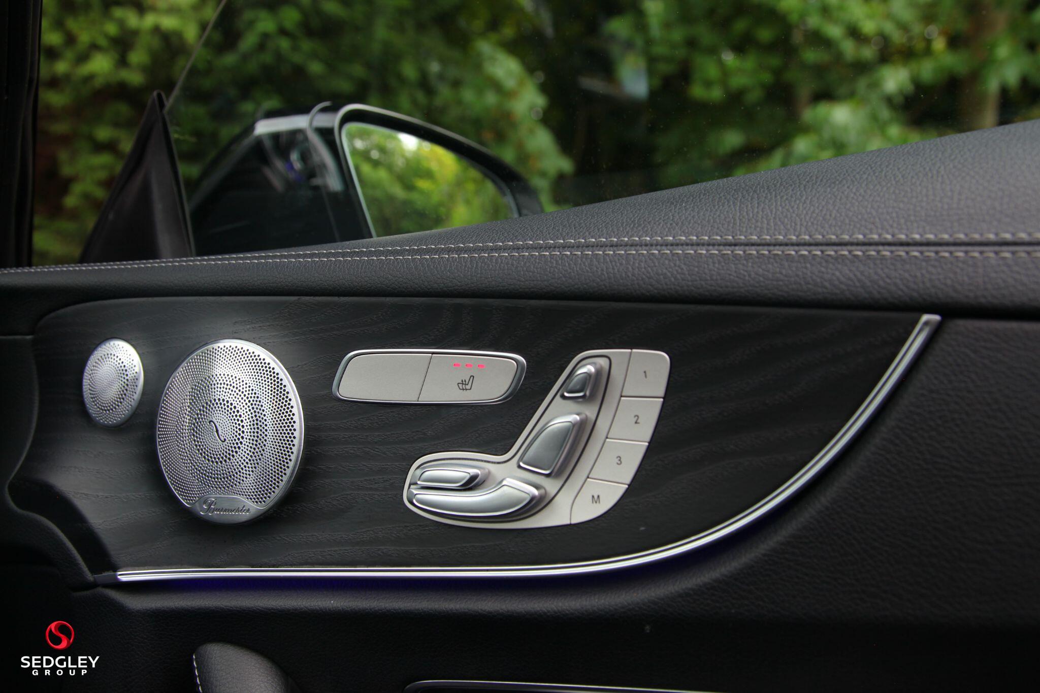 Mercedes-Benz E Class view 32
