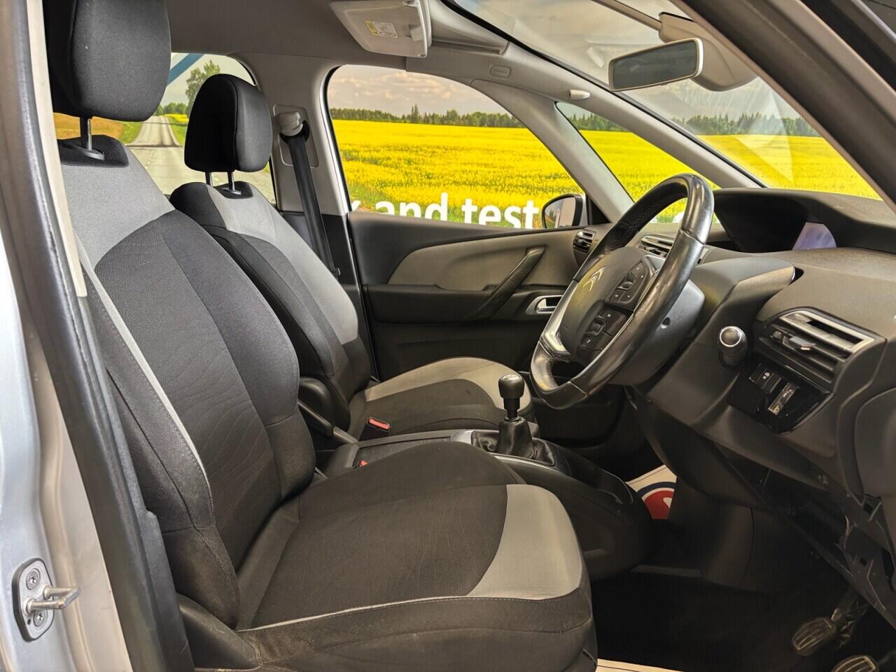 Citroen Grand C4 Picasso view 14