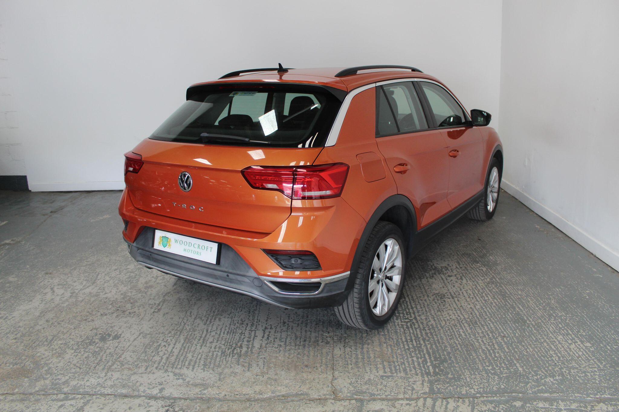 Volkswagen T-Roc view 8