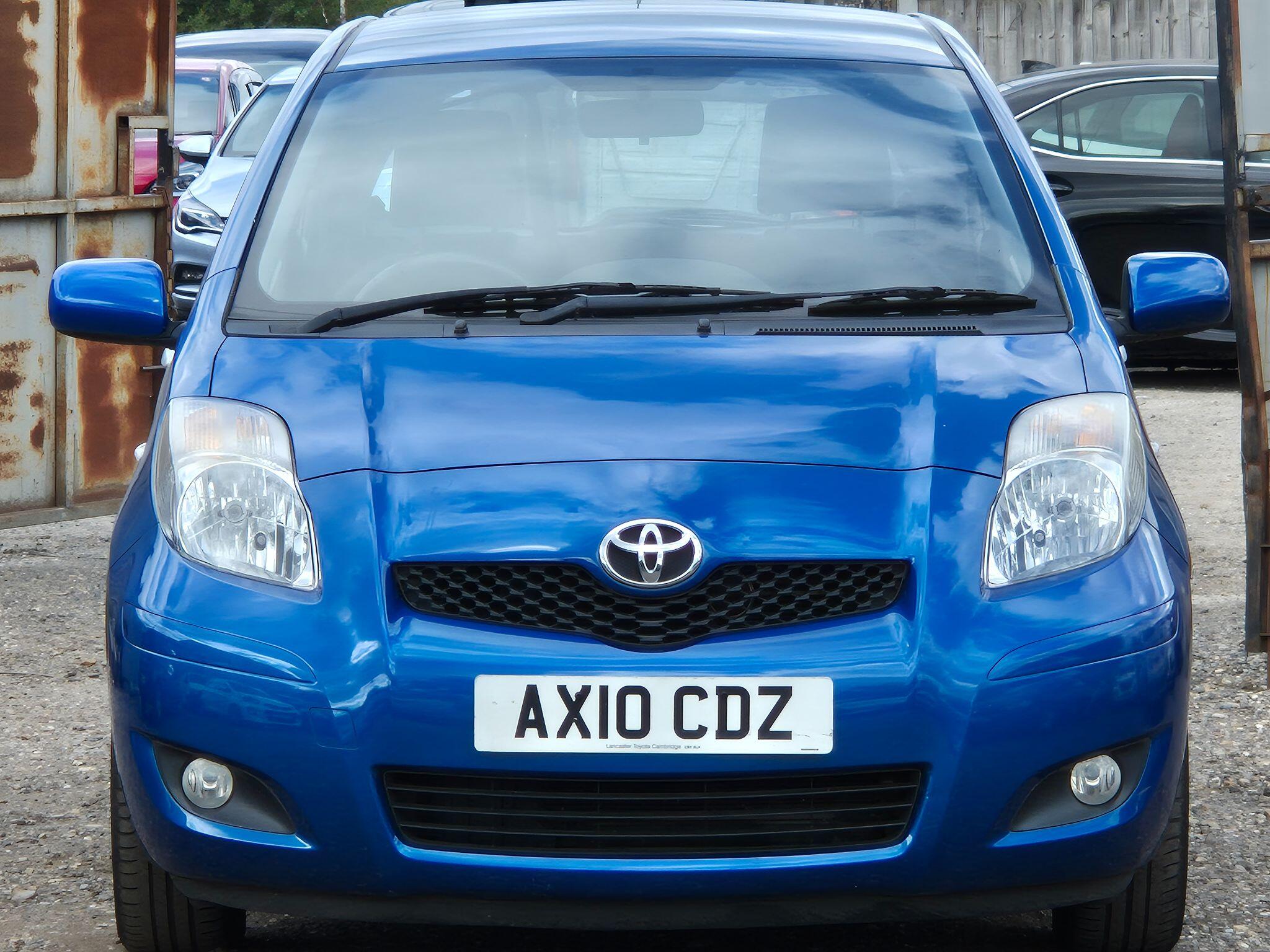Toyota Yaris view 2