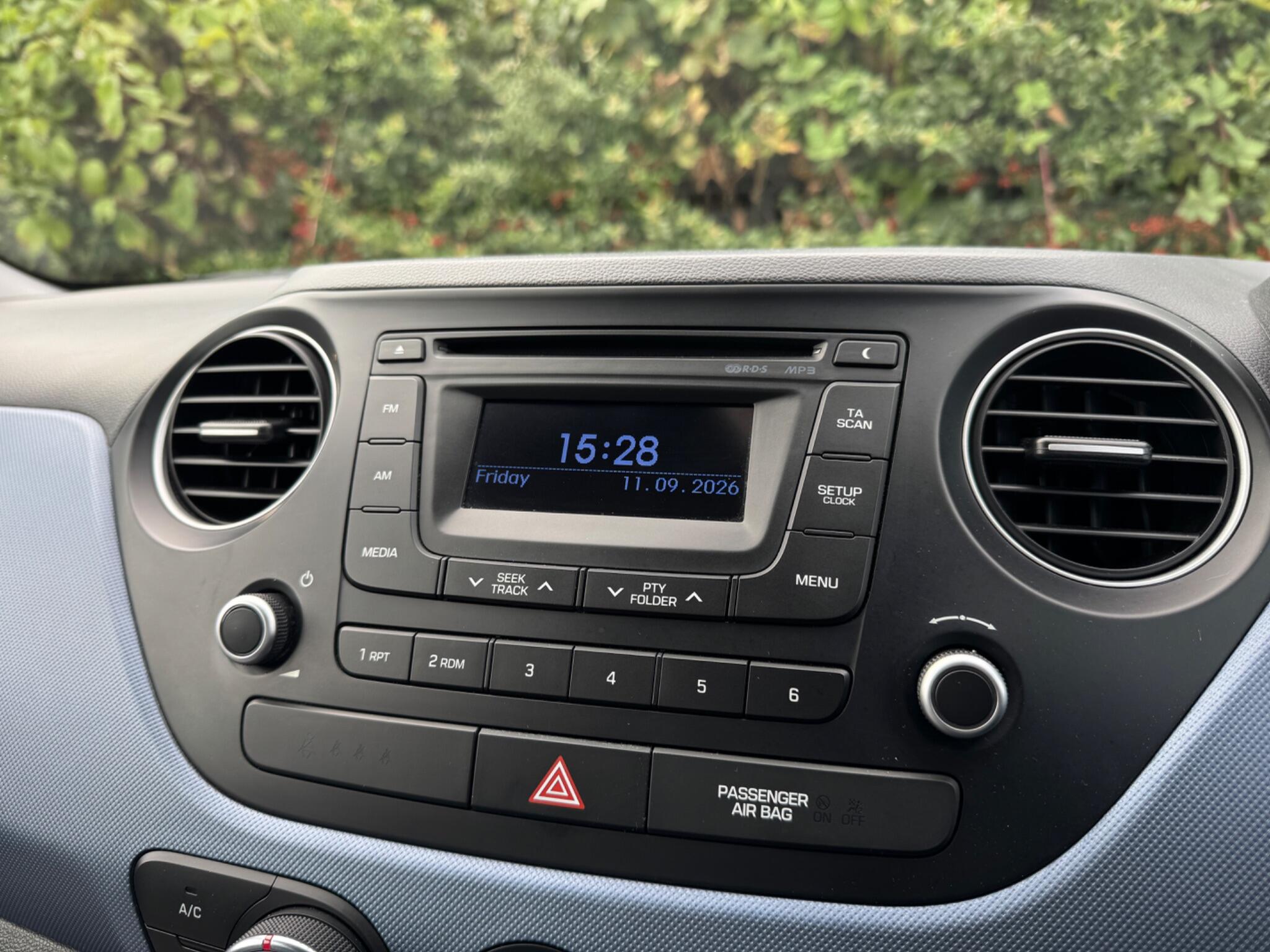 Hyundai I10 view 32