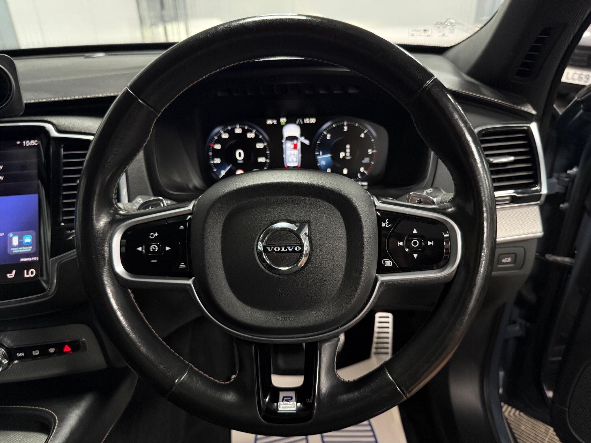 Volvo XC90 view 15