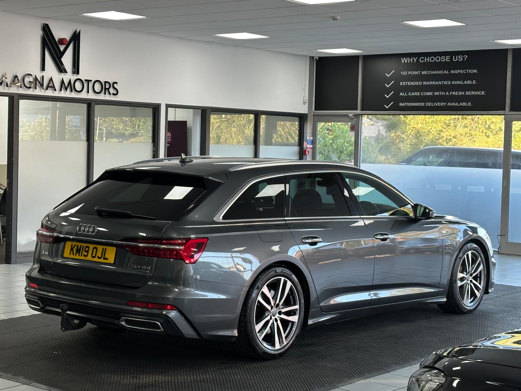 Audi A6 Avant view 16