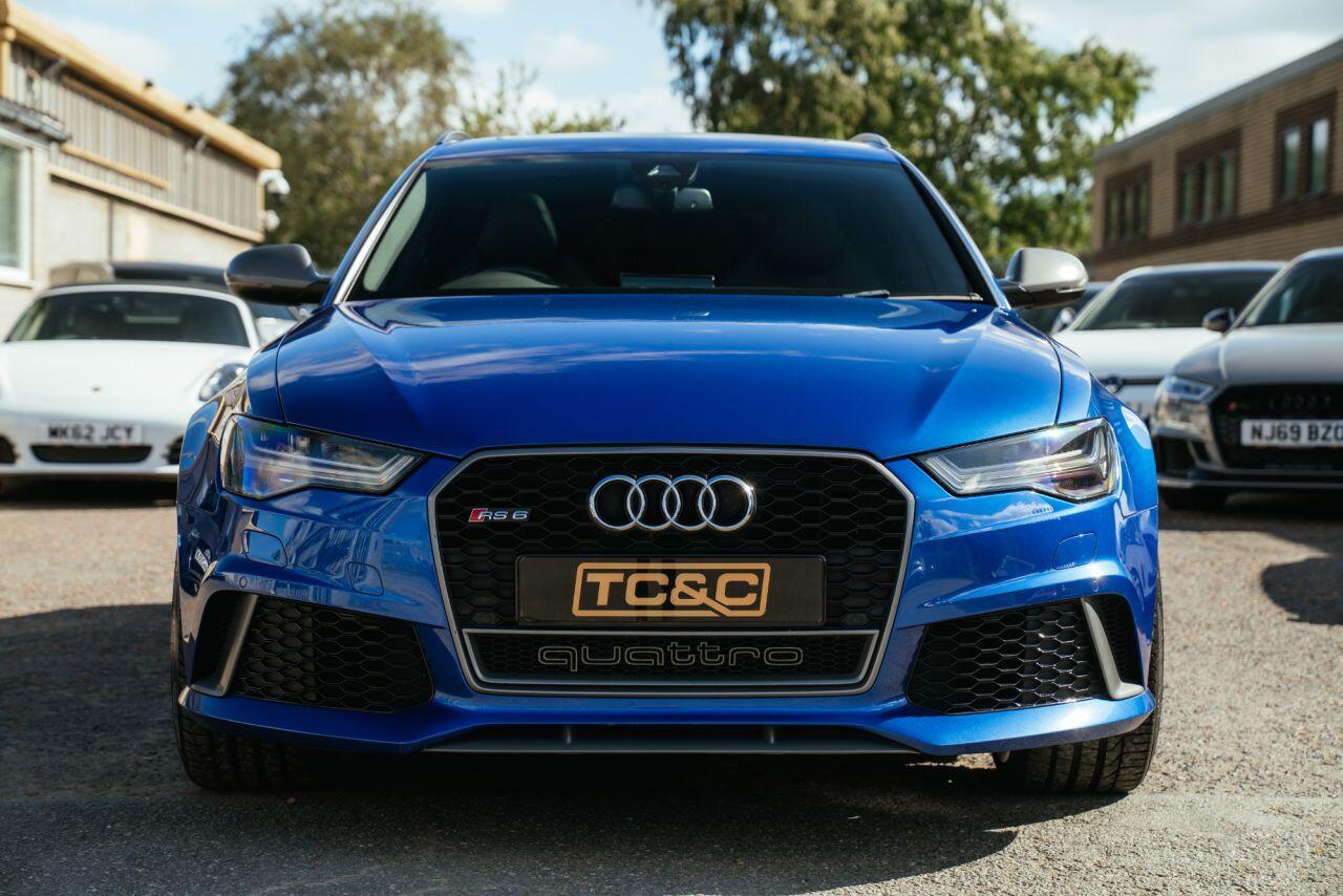 Audi RS6 view 8