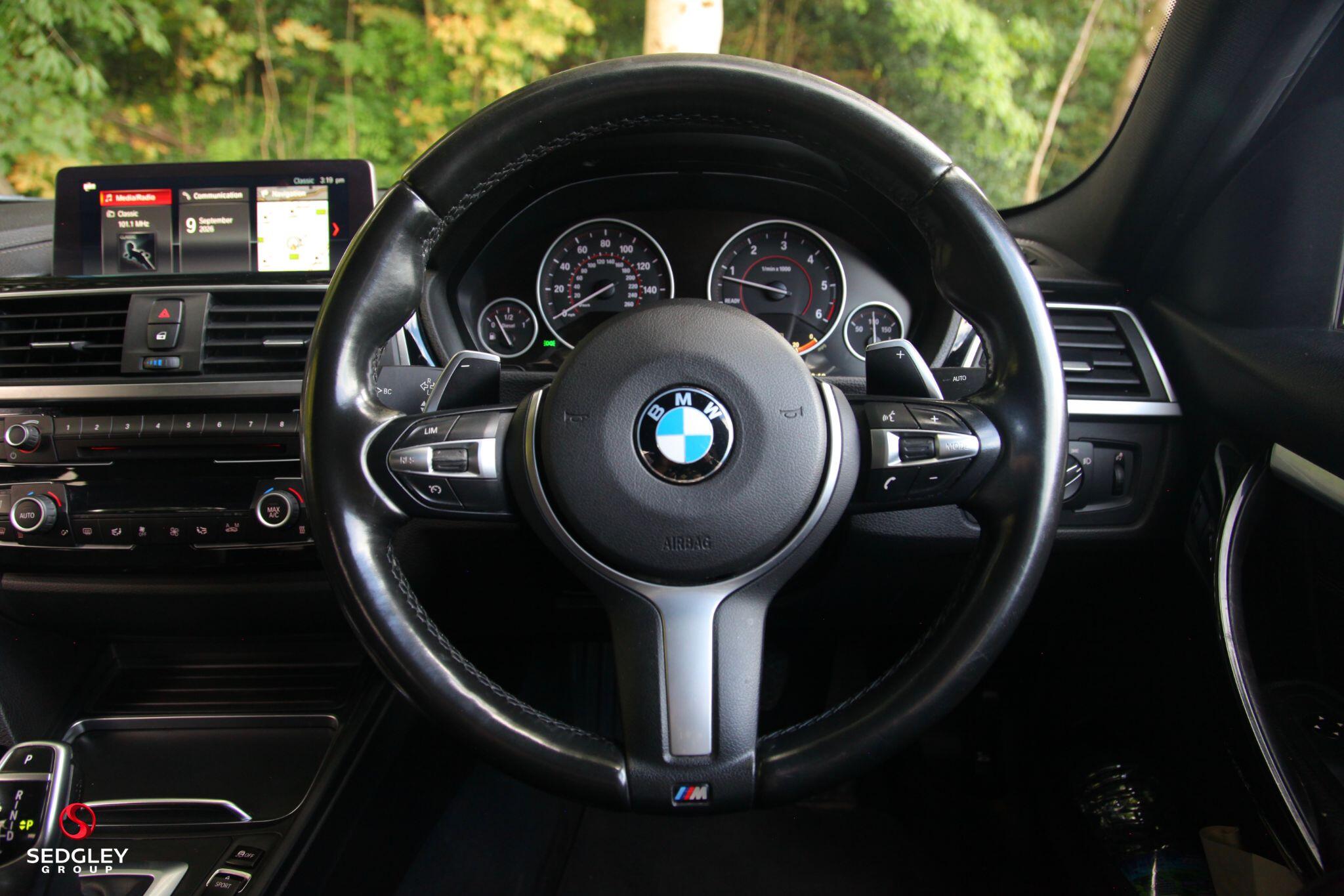 BMW 3 Series view 17