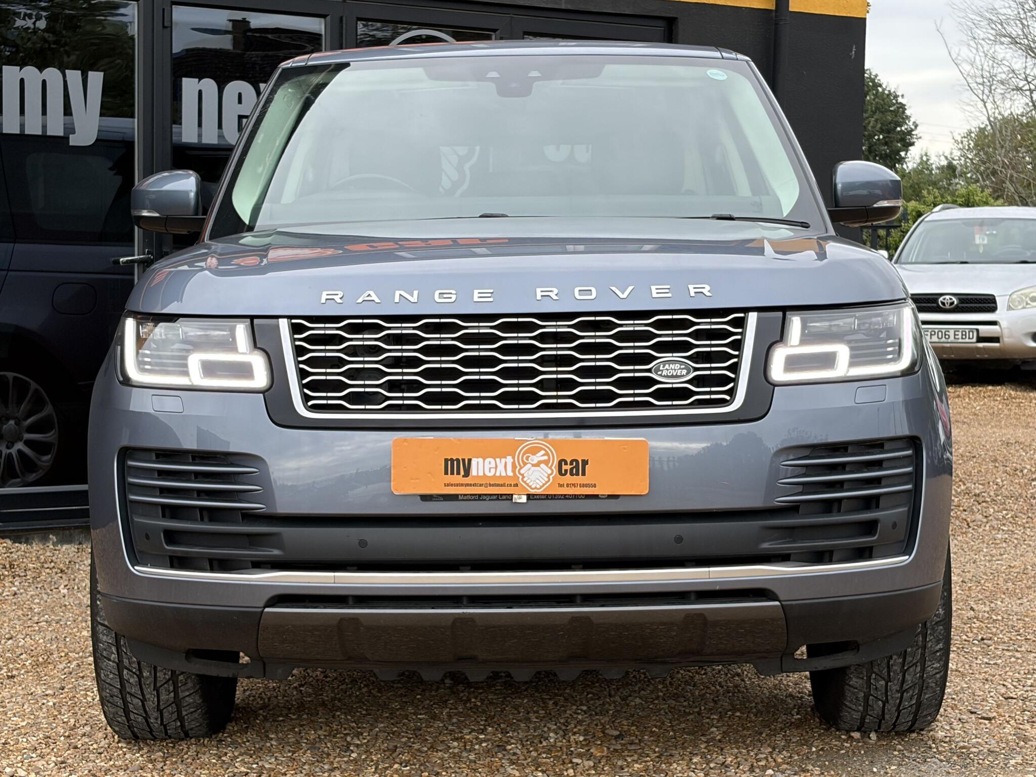 Land Rover Range Rover view 2
