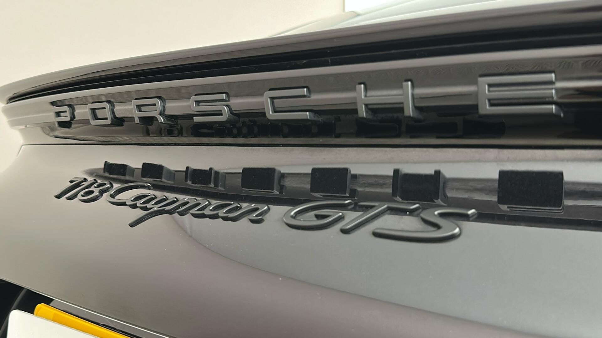 Porsche Cayman view 19