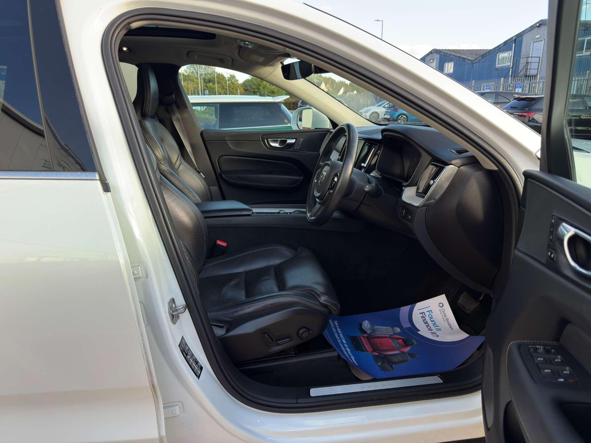 Volvo XC60 view 43
