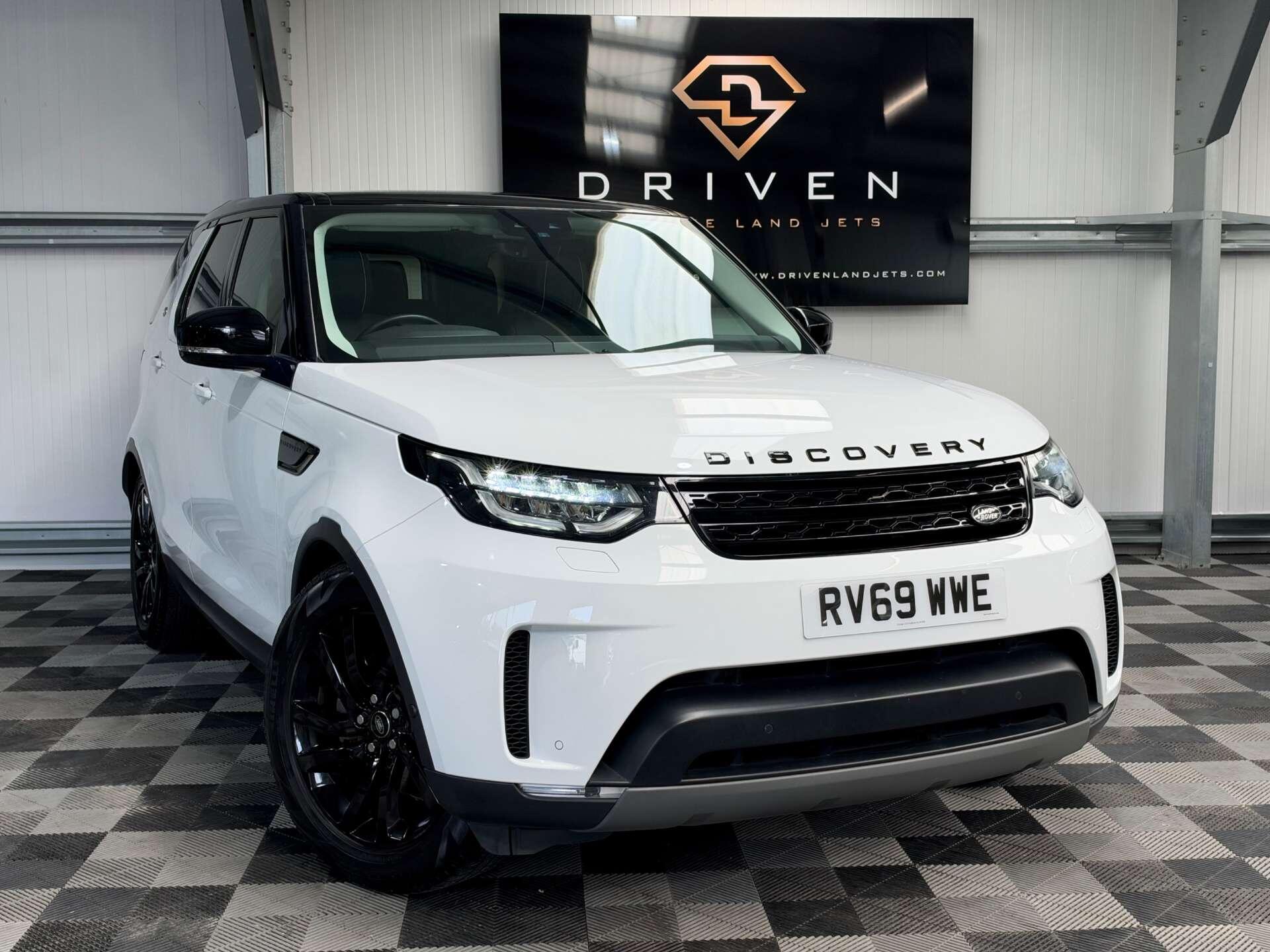 2019 Land Rover Discovery in White for sale