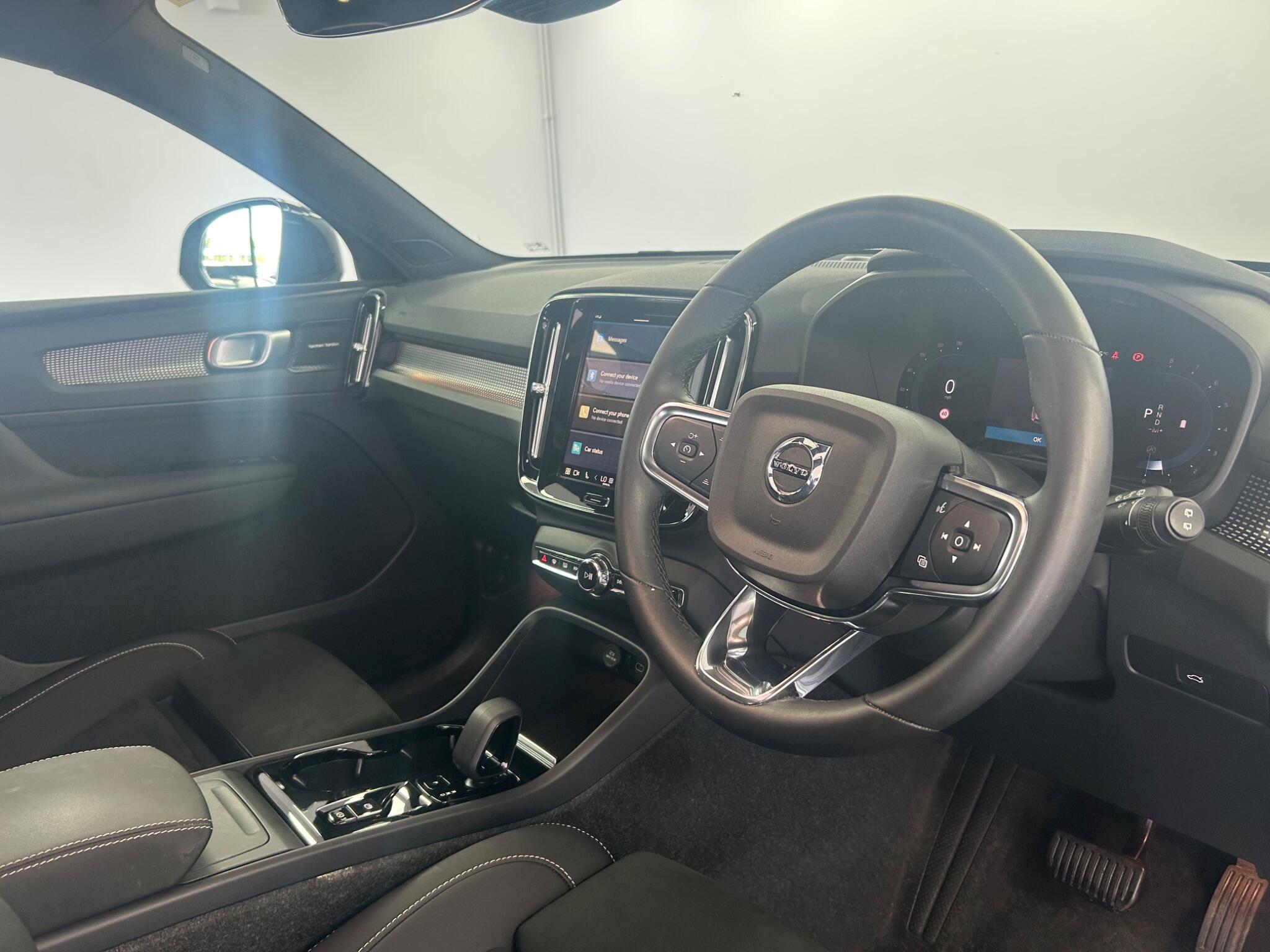 Volvo XC40 view 13