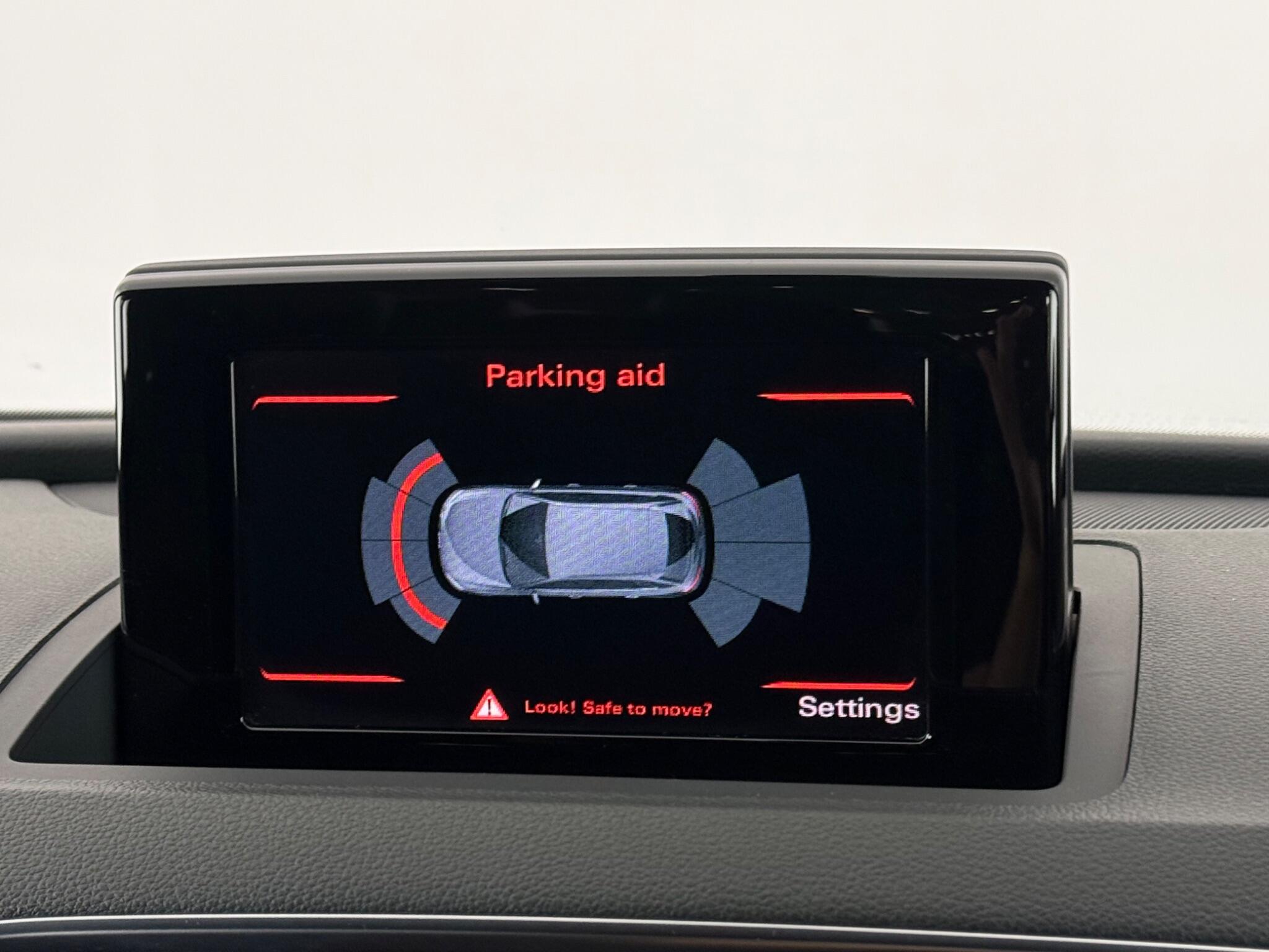 Audi Q3 view 29