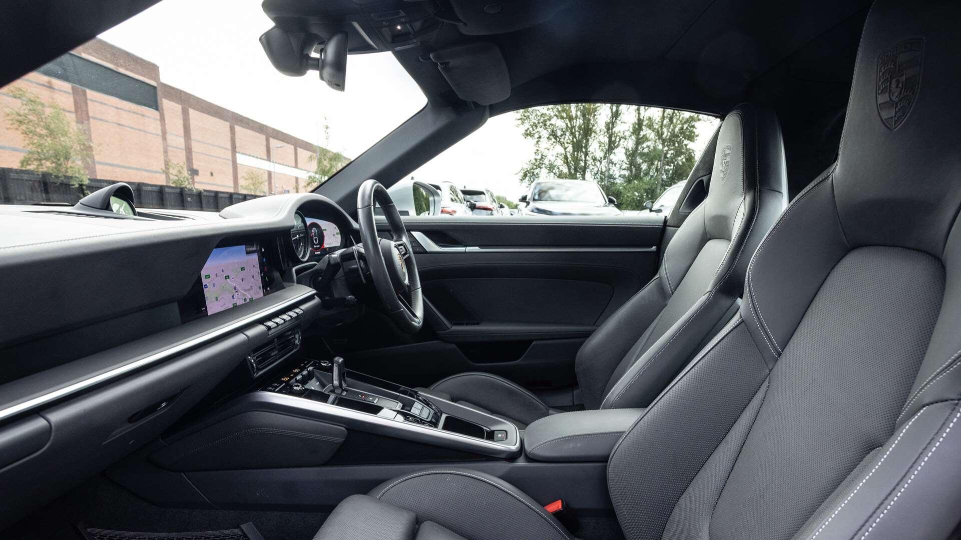 Porsche 911 view 15