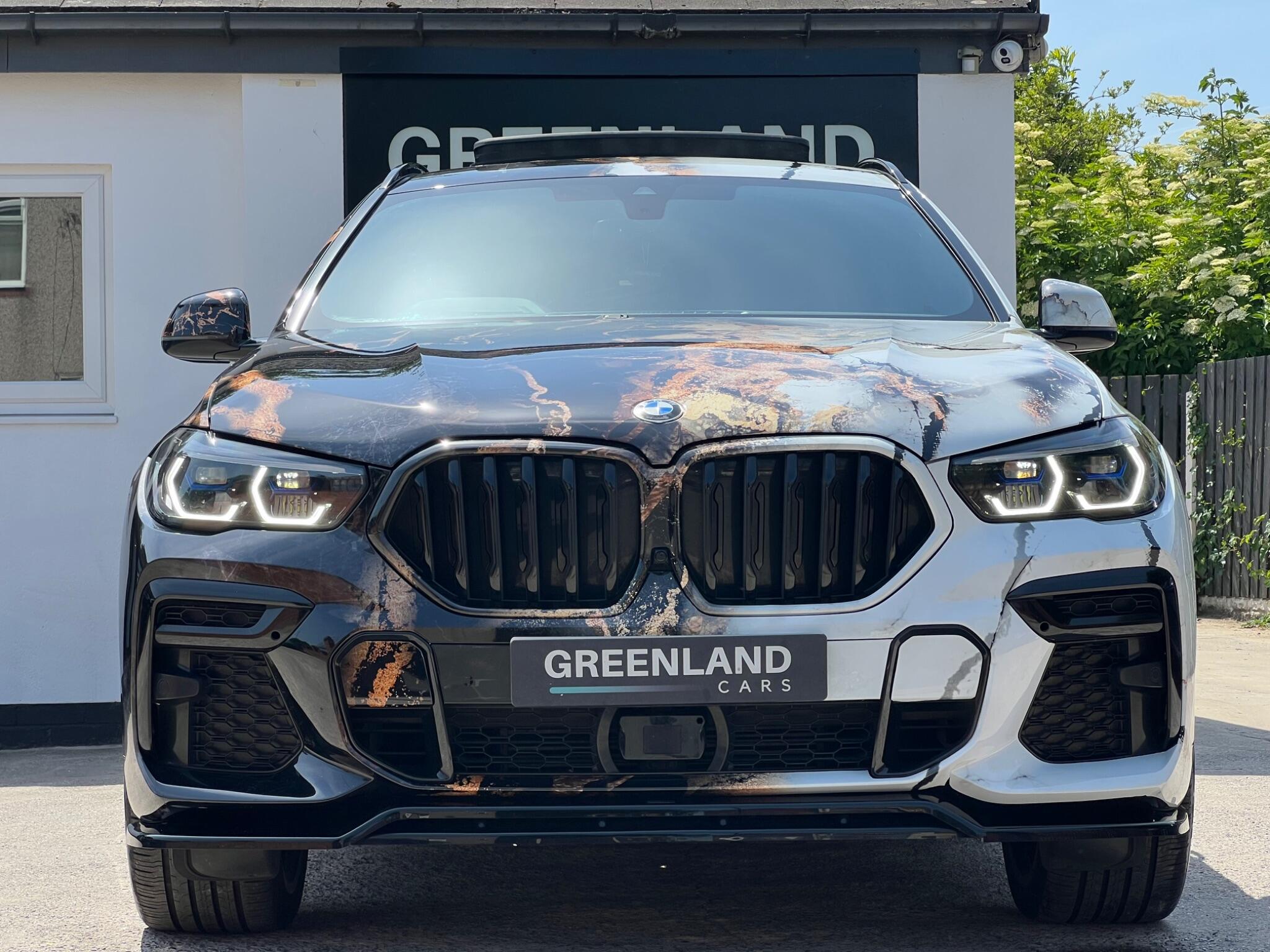 BMW X6 view 22
