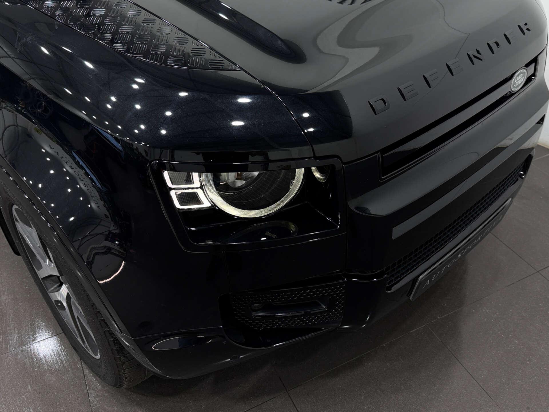Land Rover Defender view 35