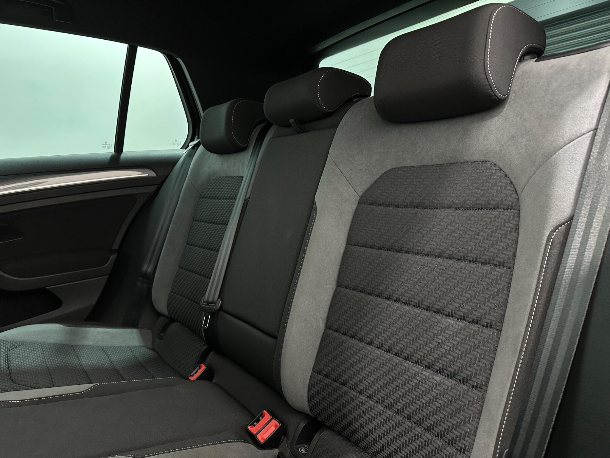 Volkswagen Golf view 40