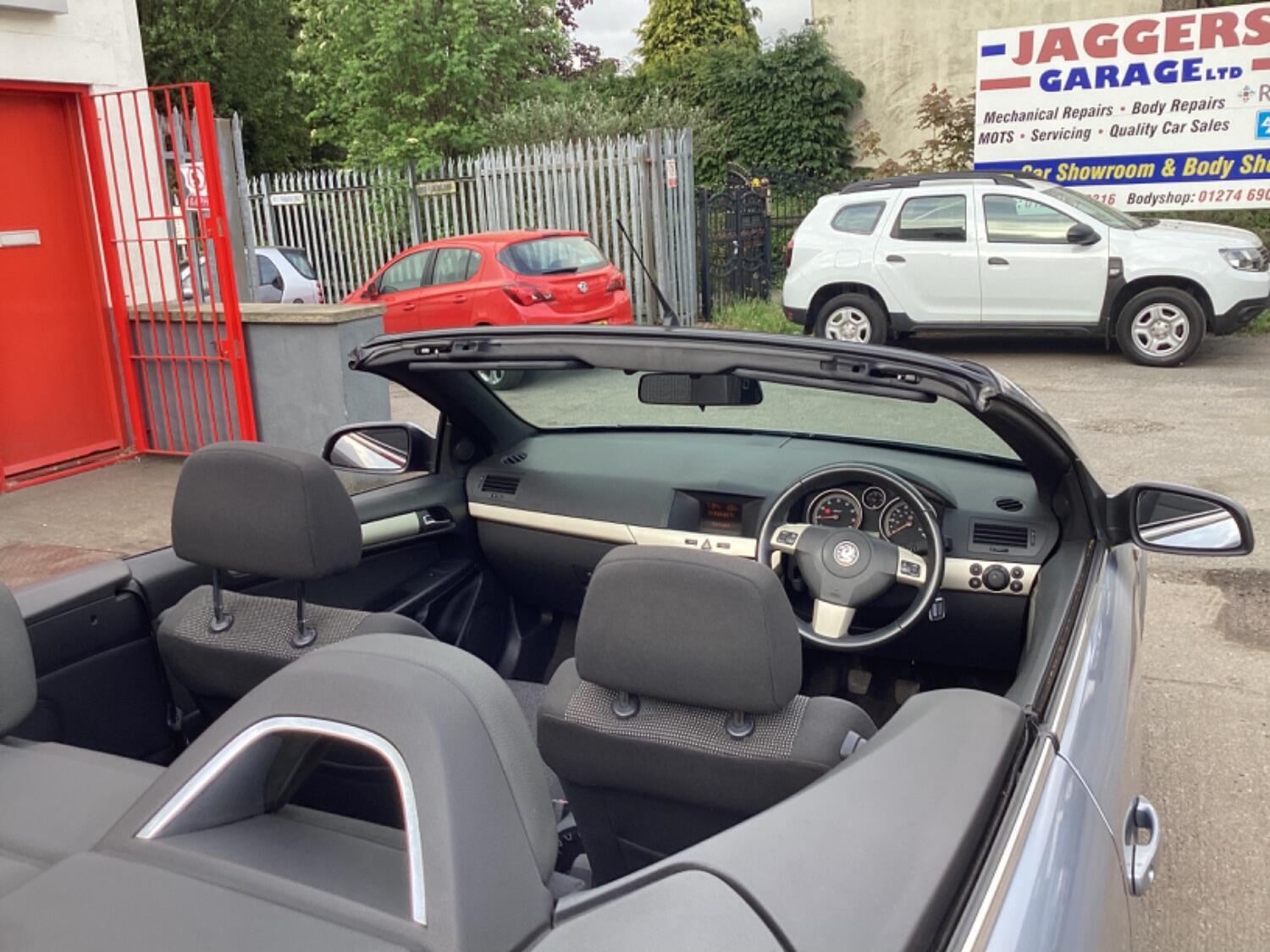 Vauxhall Astra view 25