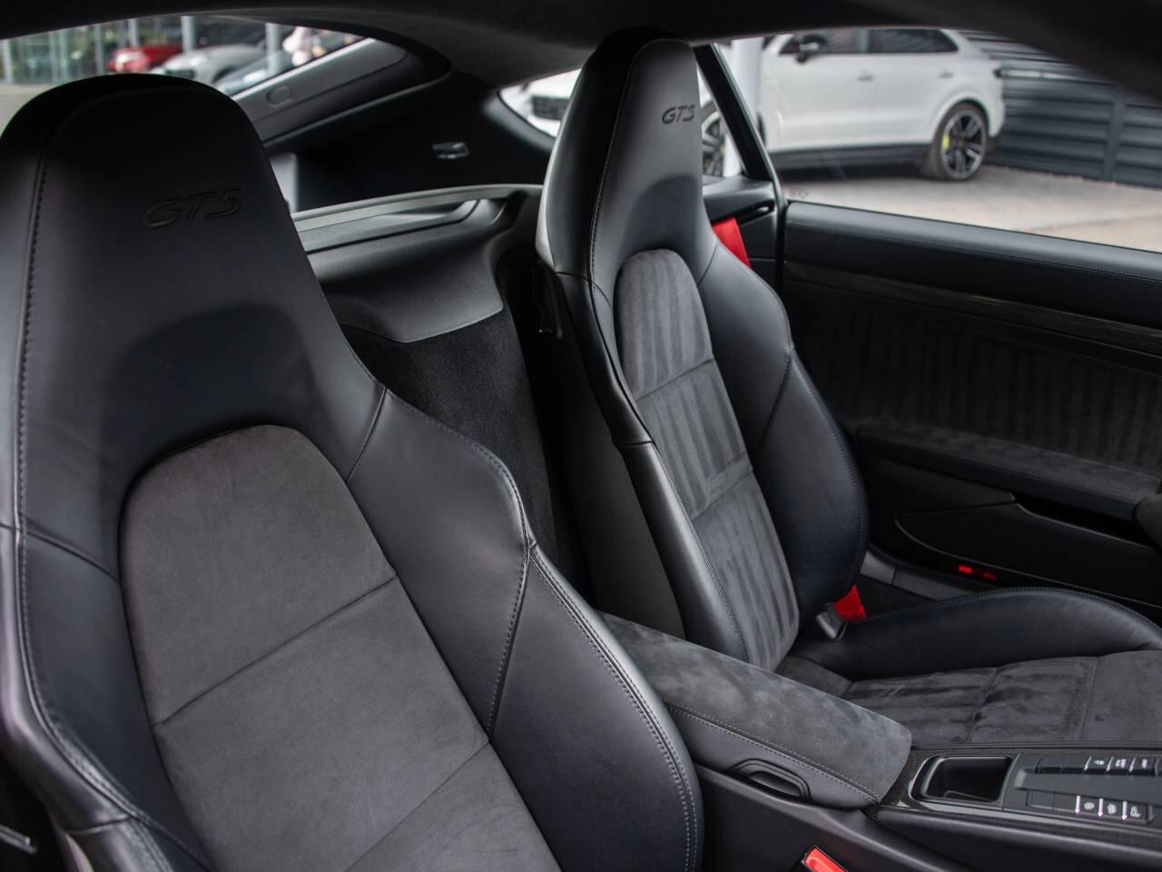 Porsche Cayman view 5