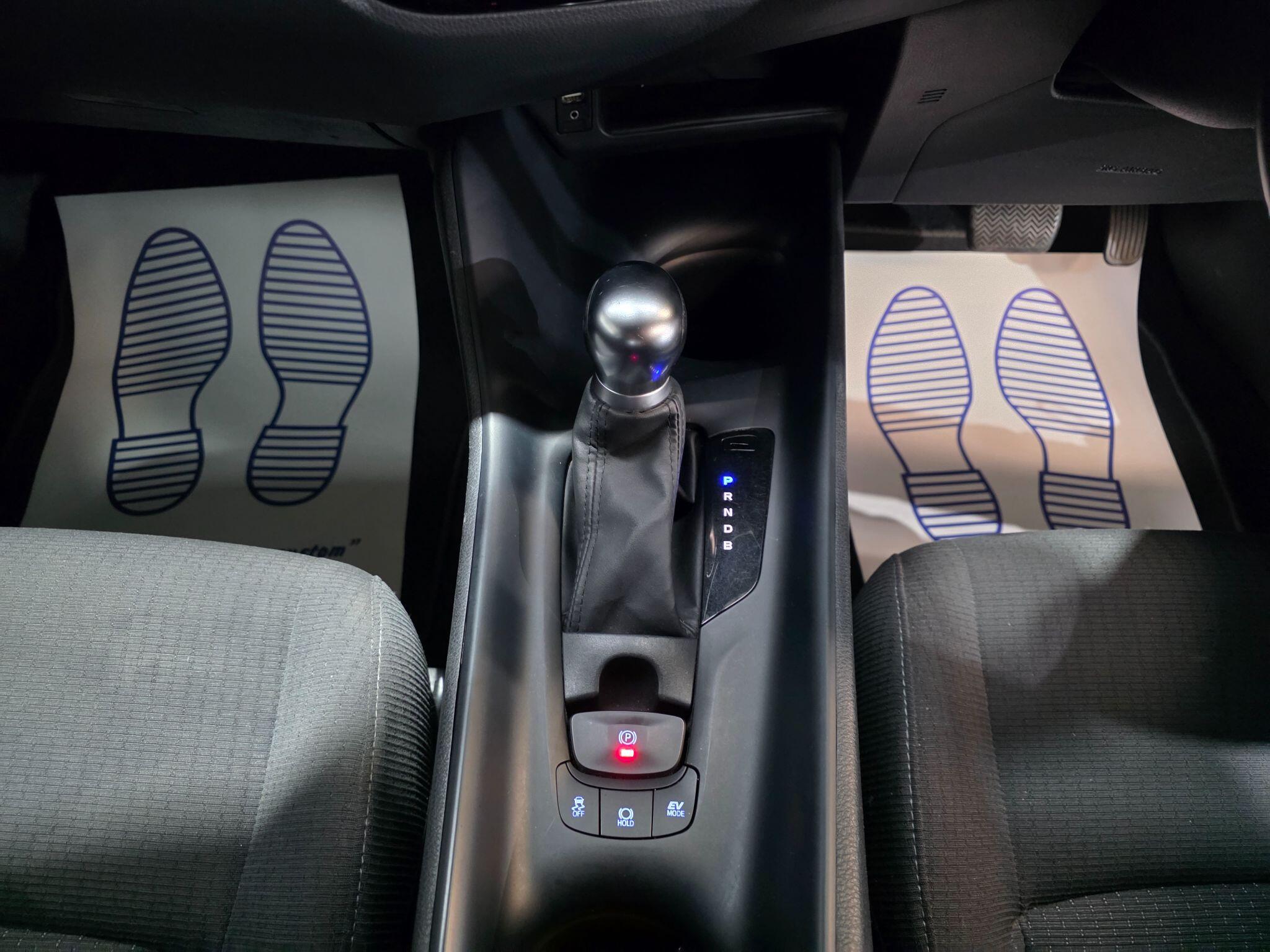 Toyota C-HR view 9