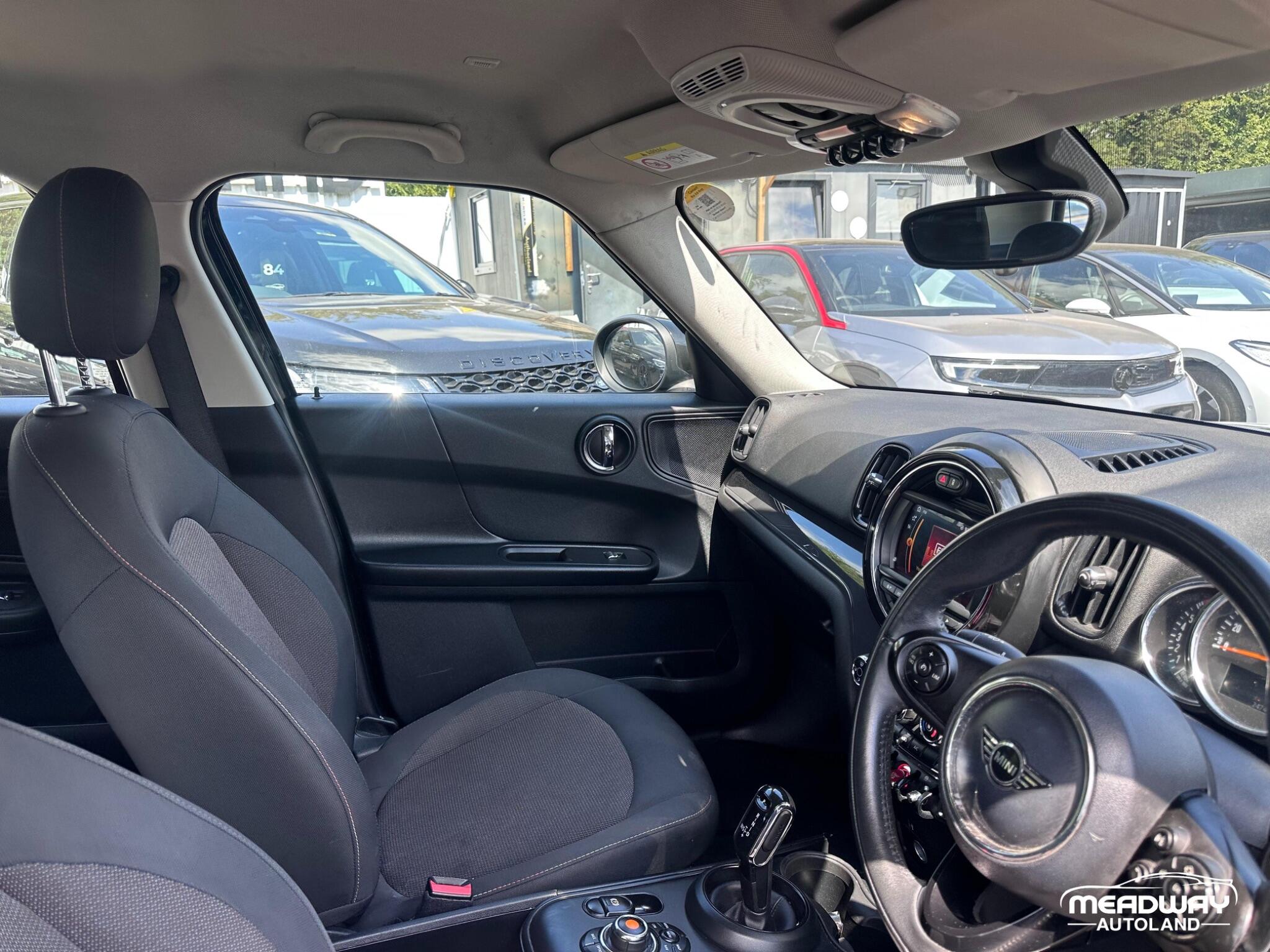 Mini Countryman view 22