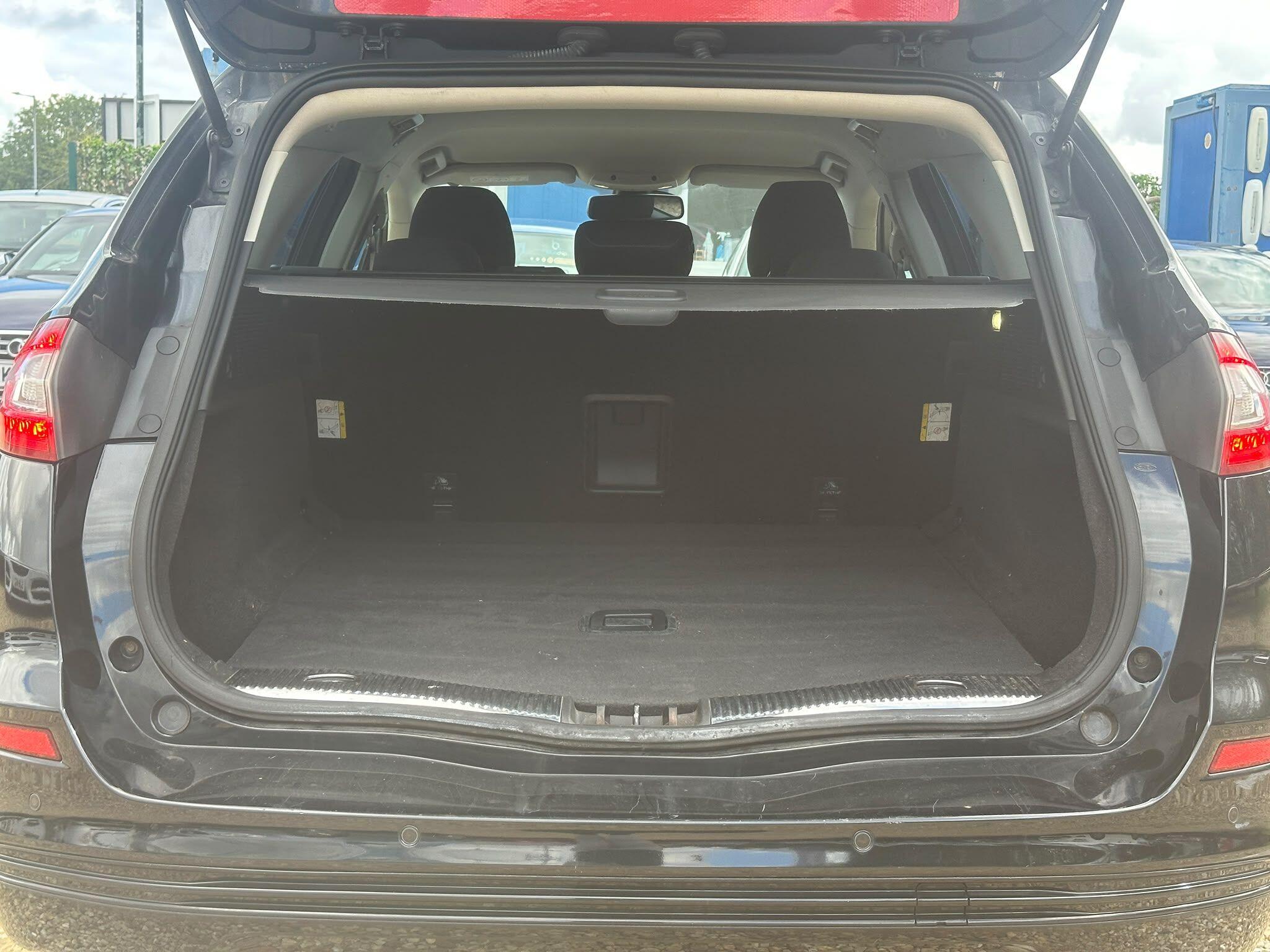 Ford Mondeo view 27