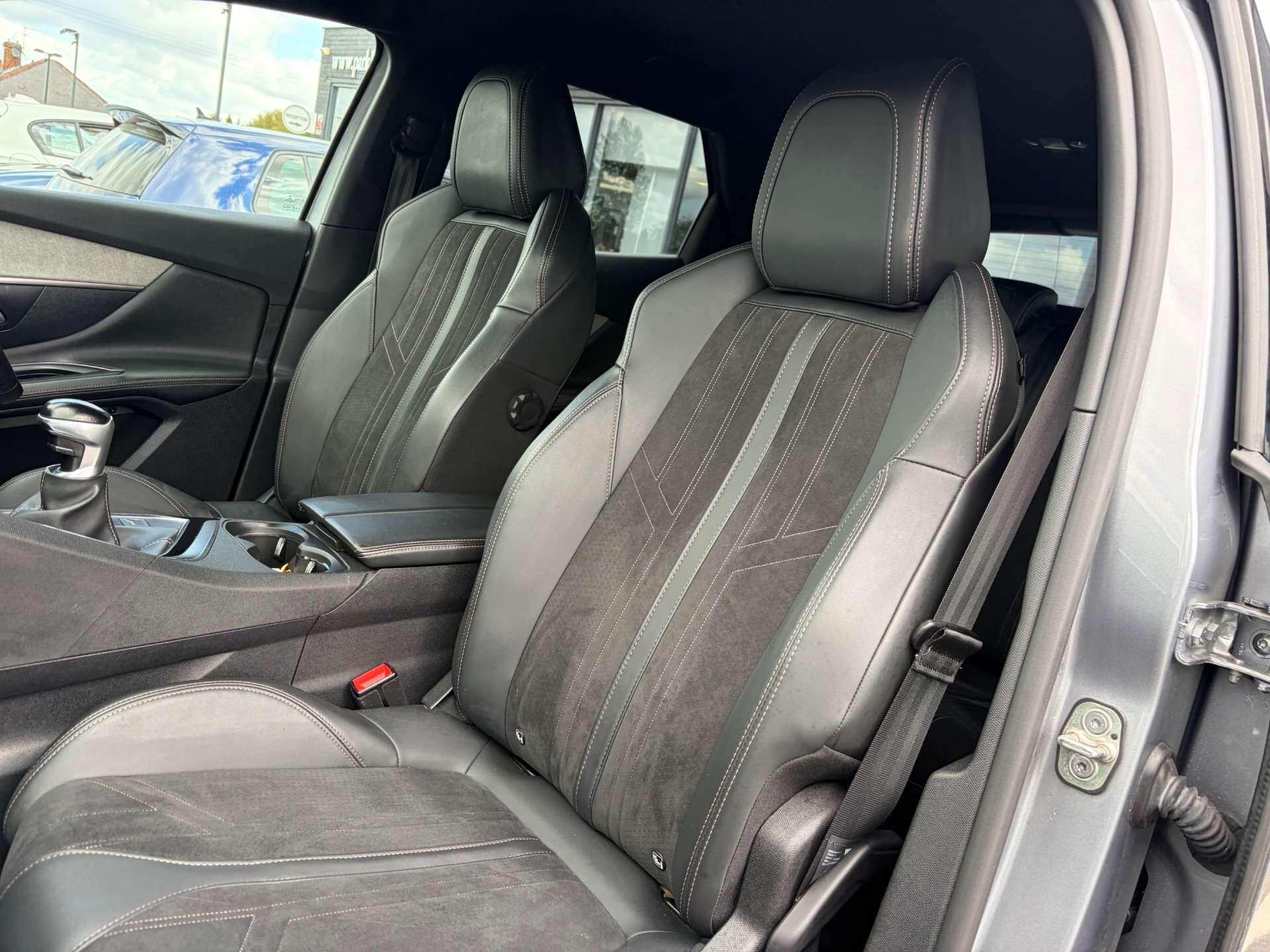 Peugeot 3008 view 17
