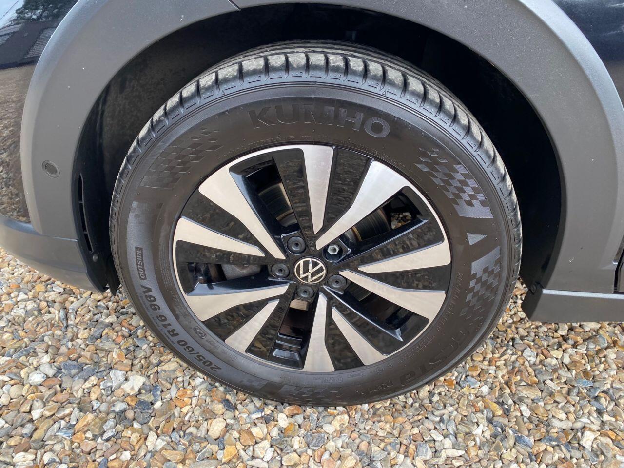 Volkswagen Taigo view 36