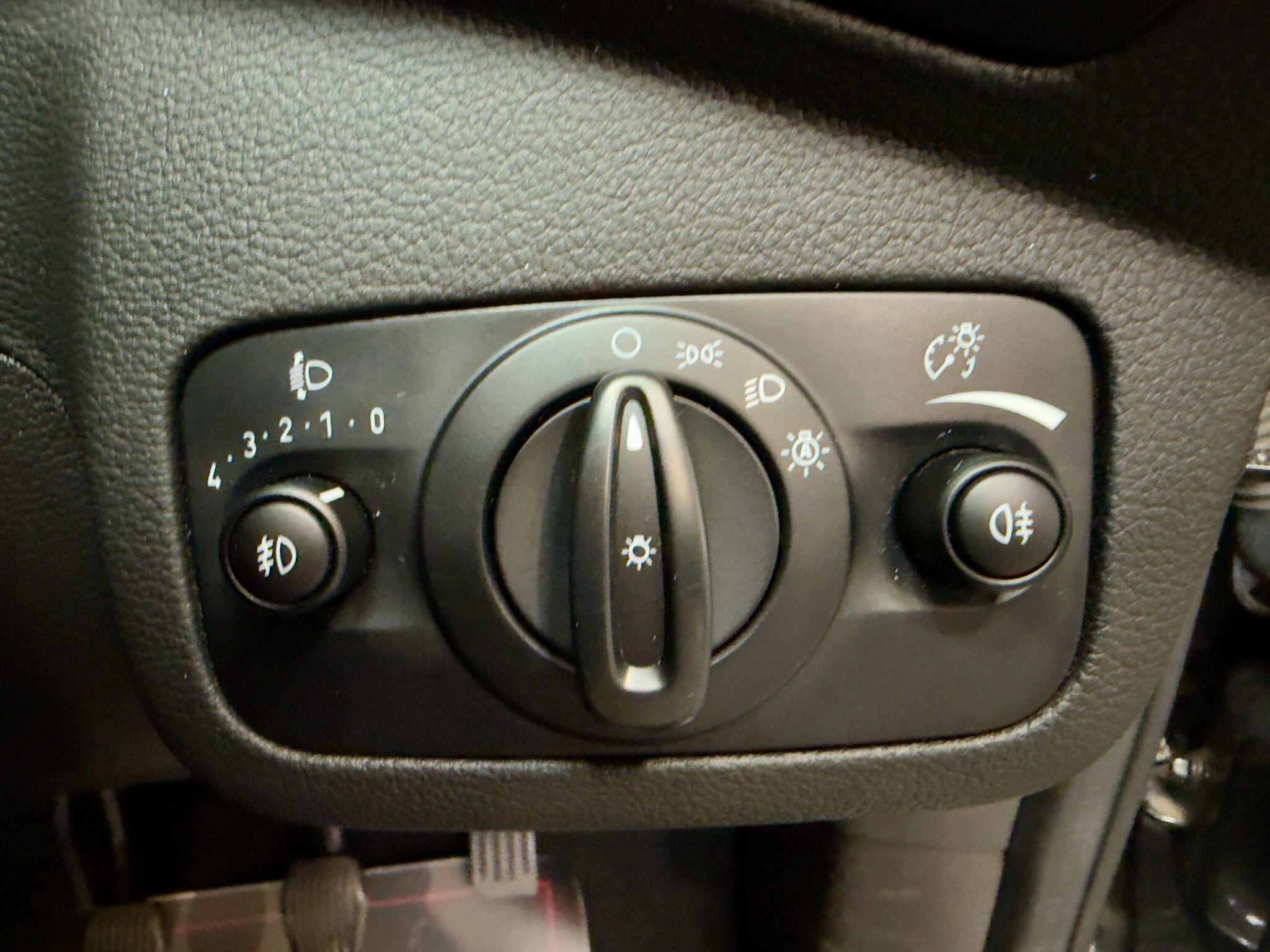 Ford C-Max view 16