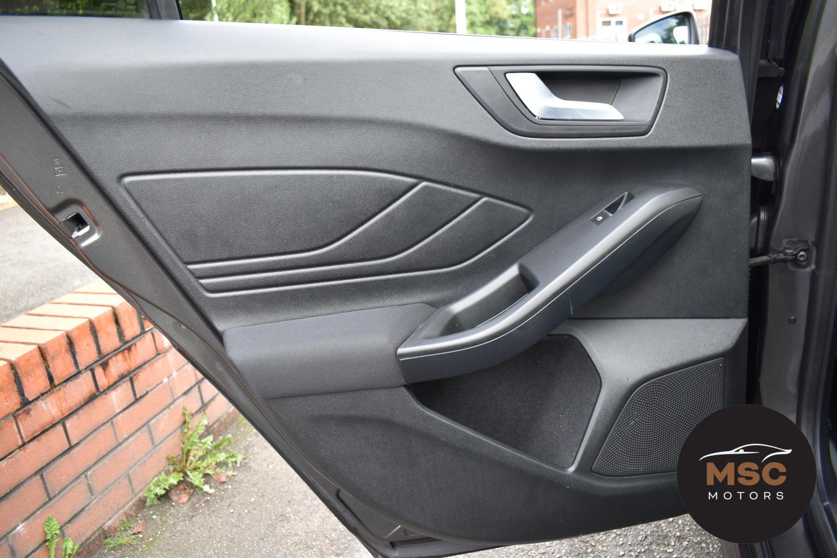 Ford Focus view 59