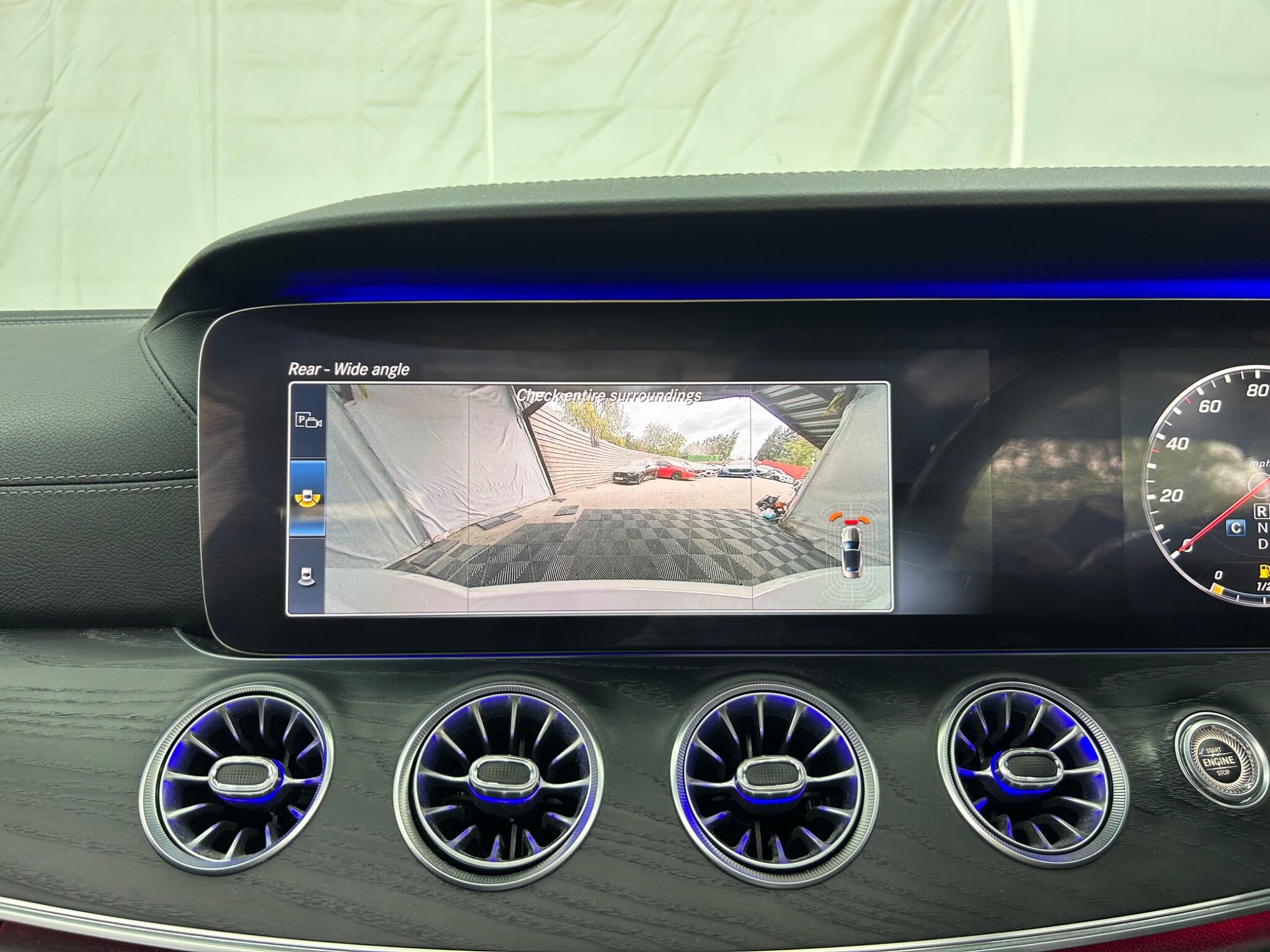 Mercedes-Benz E-Class view 38